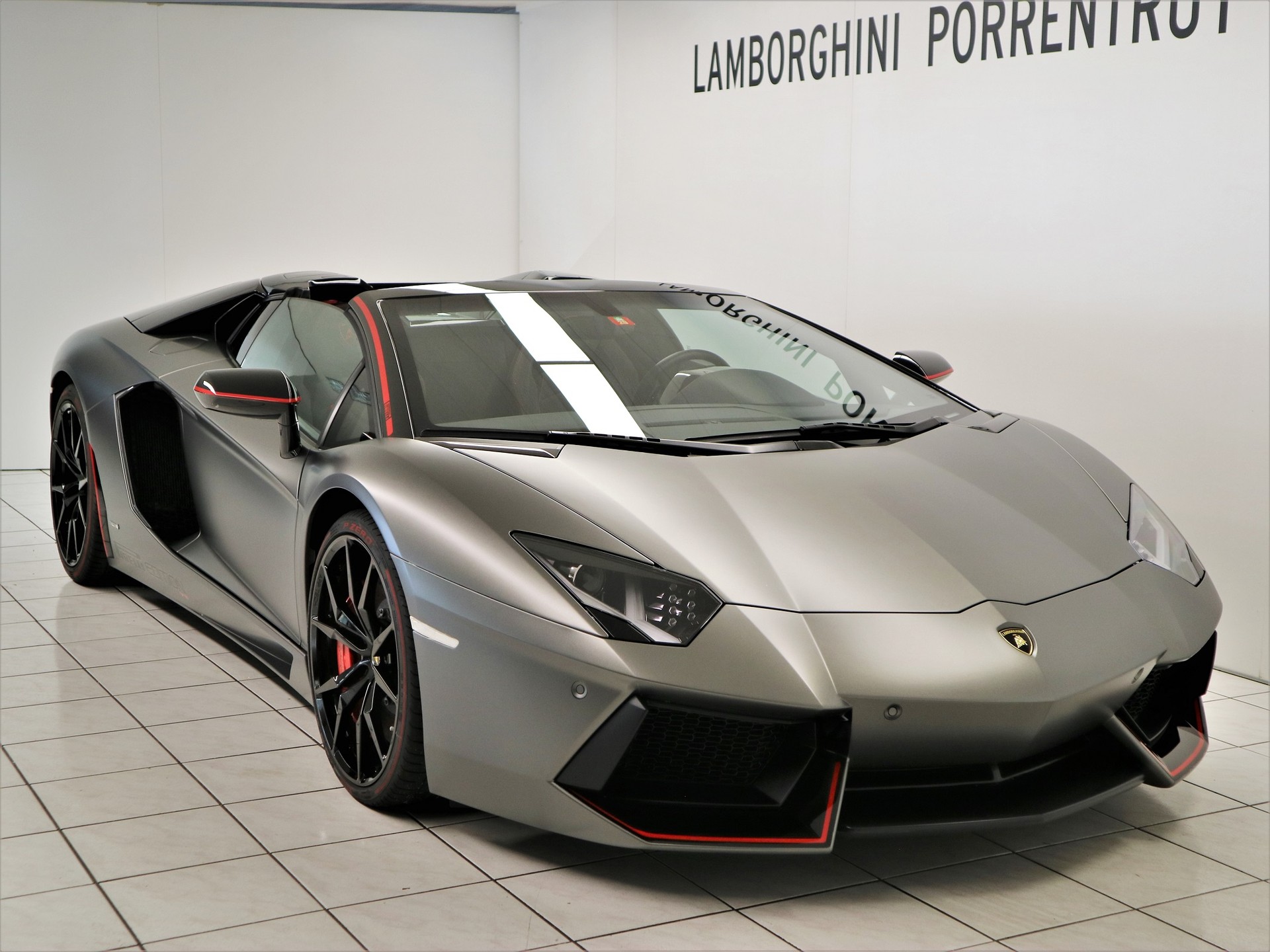 LAMBORGHINI Aventador LP700-4 Roadster Pirelli