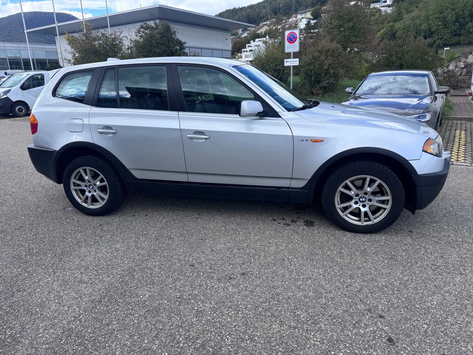 BMW X3 3.0i-image-3