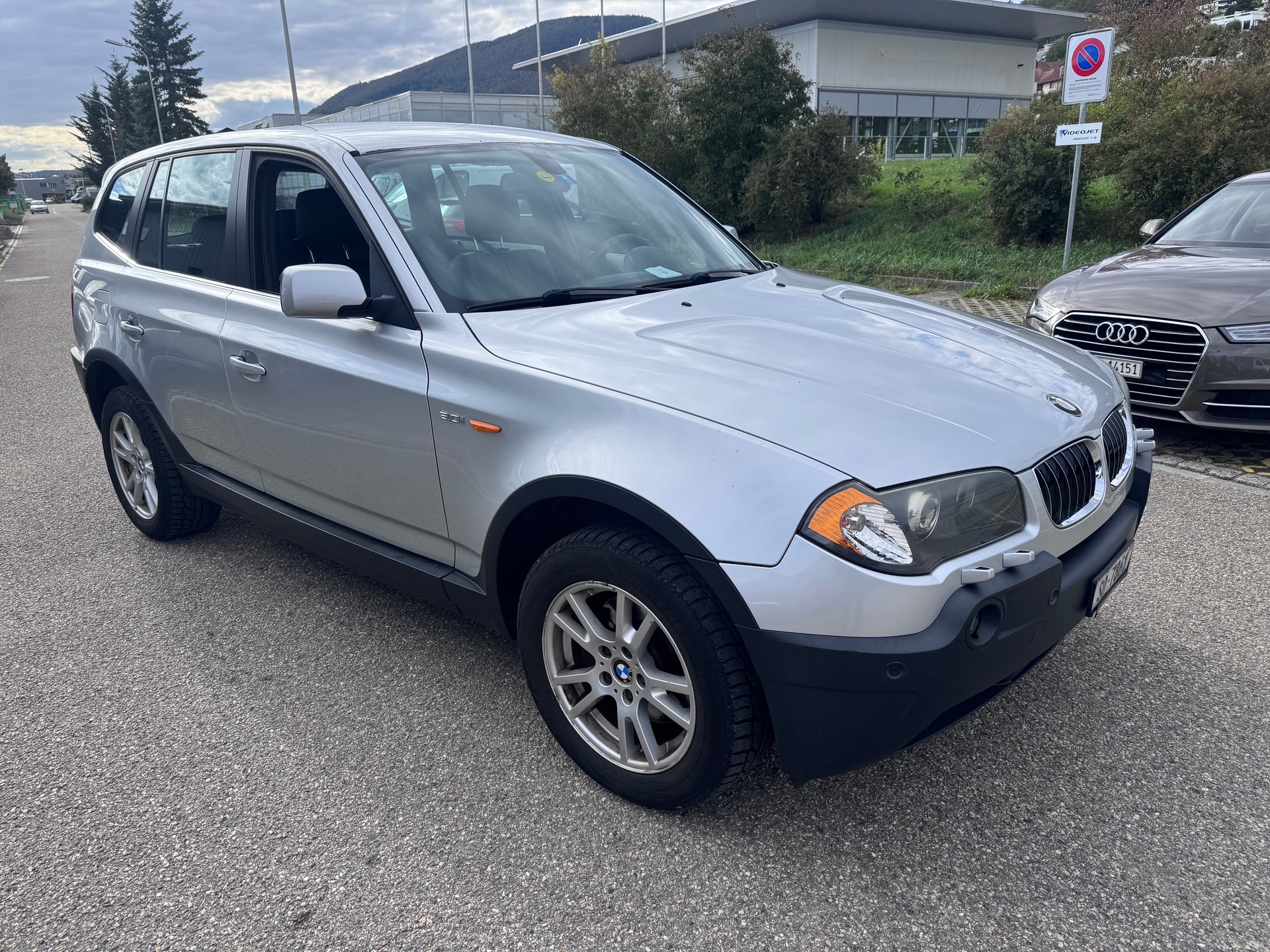 BMW X3 3.0i-image-1
