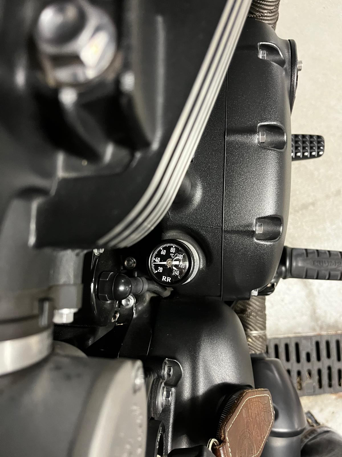 TRIUMPH Bonneville 1200 Bobber Black ABS-image-5