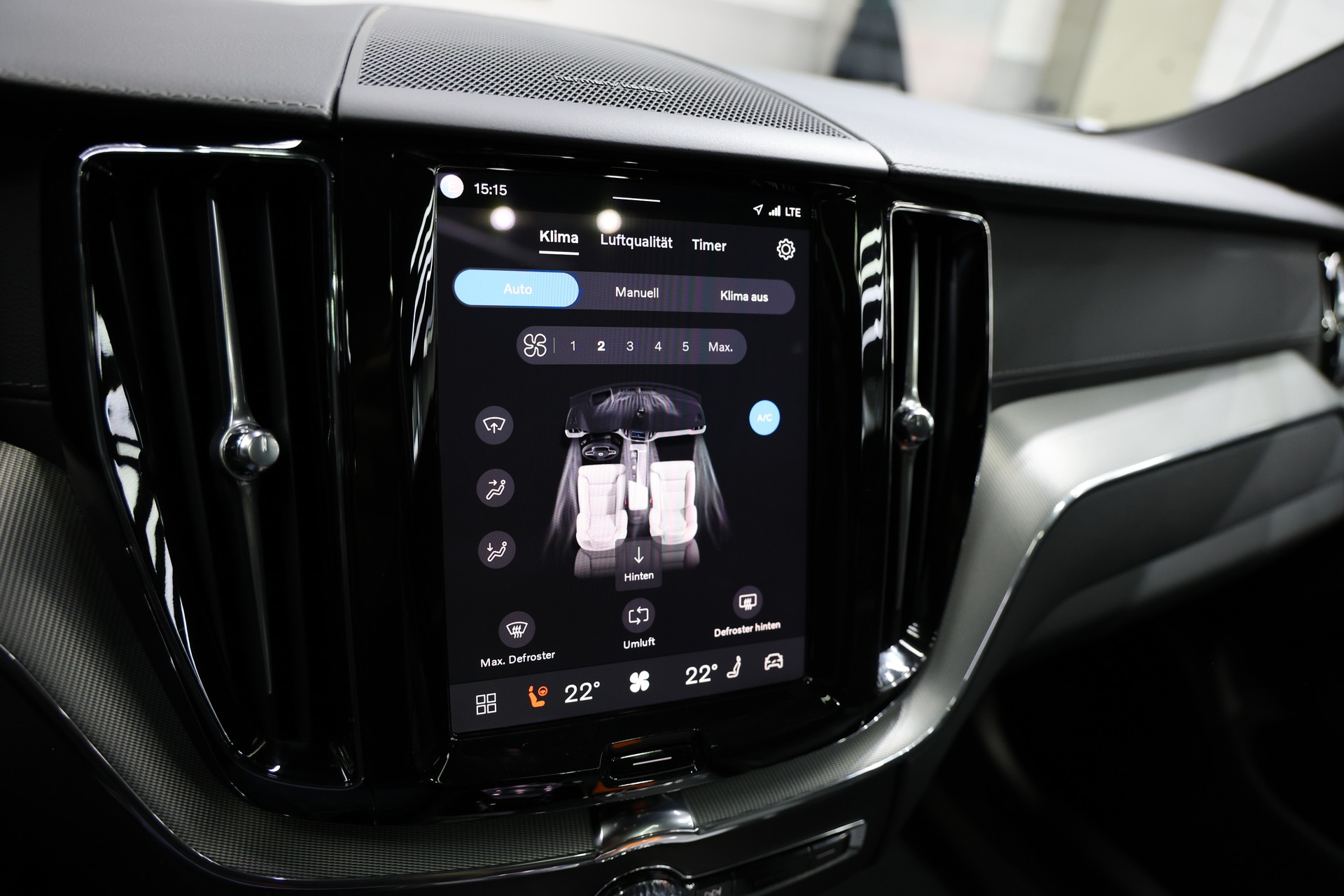VOLVO XC60 B5 Benzin Mild Hybrid AWD Ultra Dark Geartronic-image-26