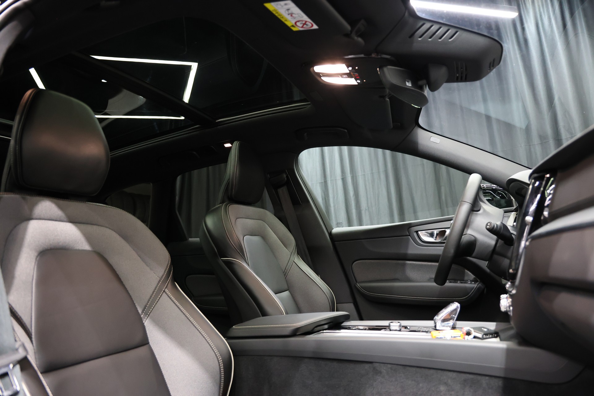 VOLVO XC60 B5 Benzin Mild Hybrid AWD Ultra Dark Geartronic-image-27