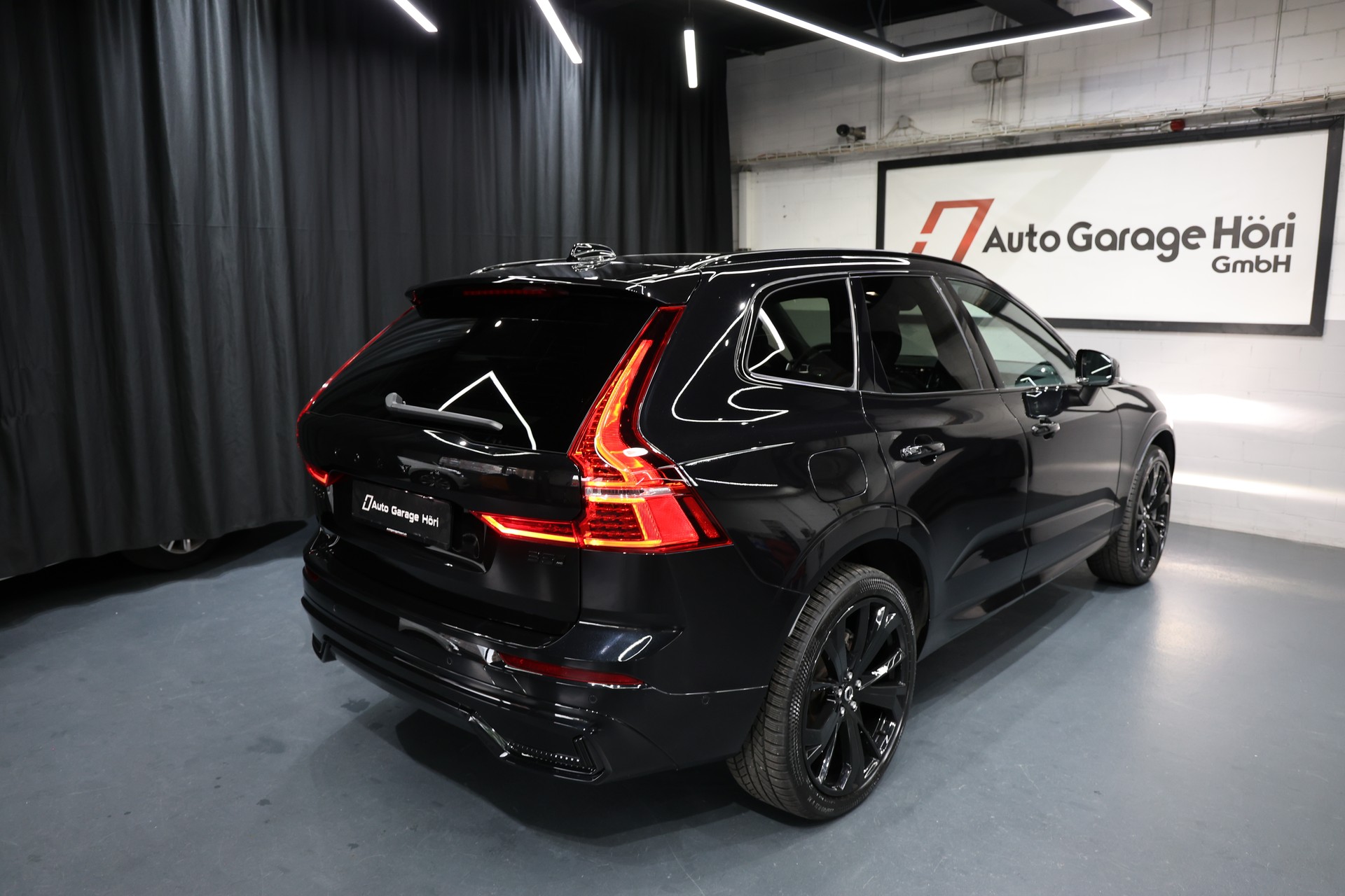 VOLVO XC60 B5 Benzin Mild Hybrid AWD Ultra Dark Geartronic-image-12
