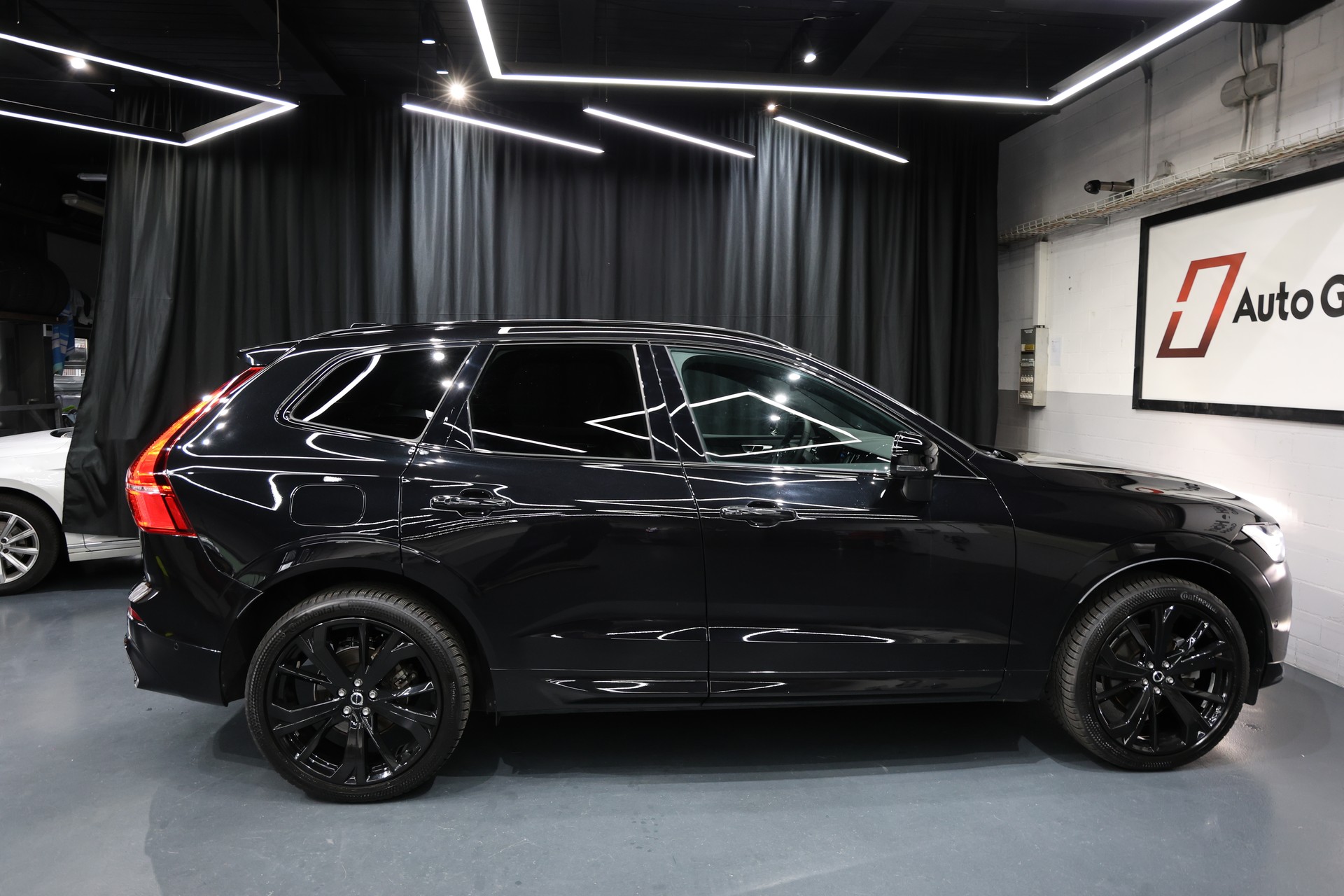 VOLVO XC60 B5 Benzin Mild Hybrid AWD Ultra Dark Geartronic-image-17