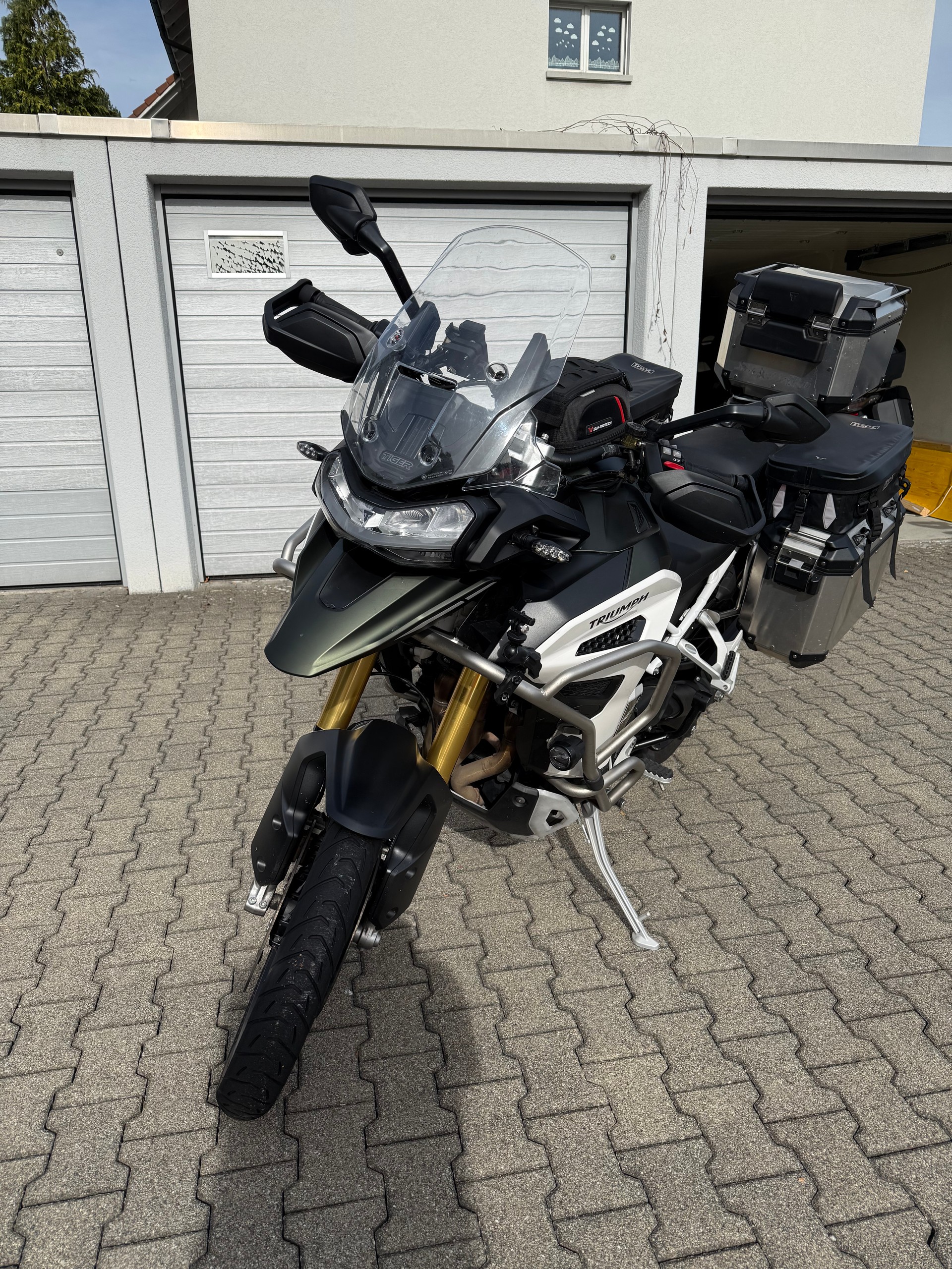 TRIUMPH Tiger 1200 Rally Explorer-image-1