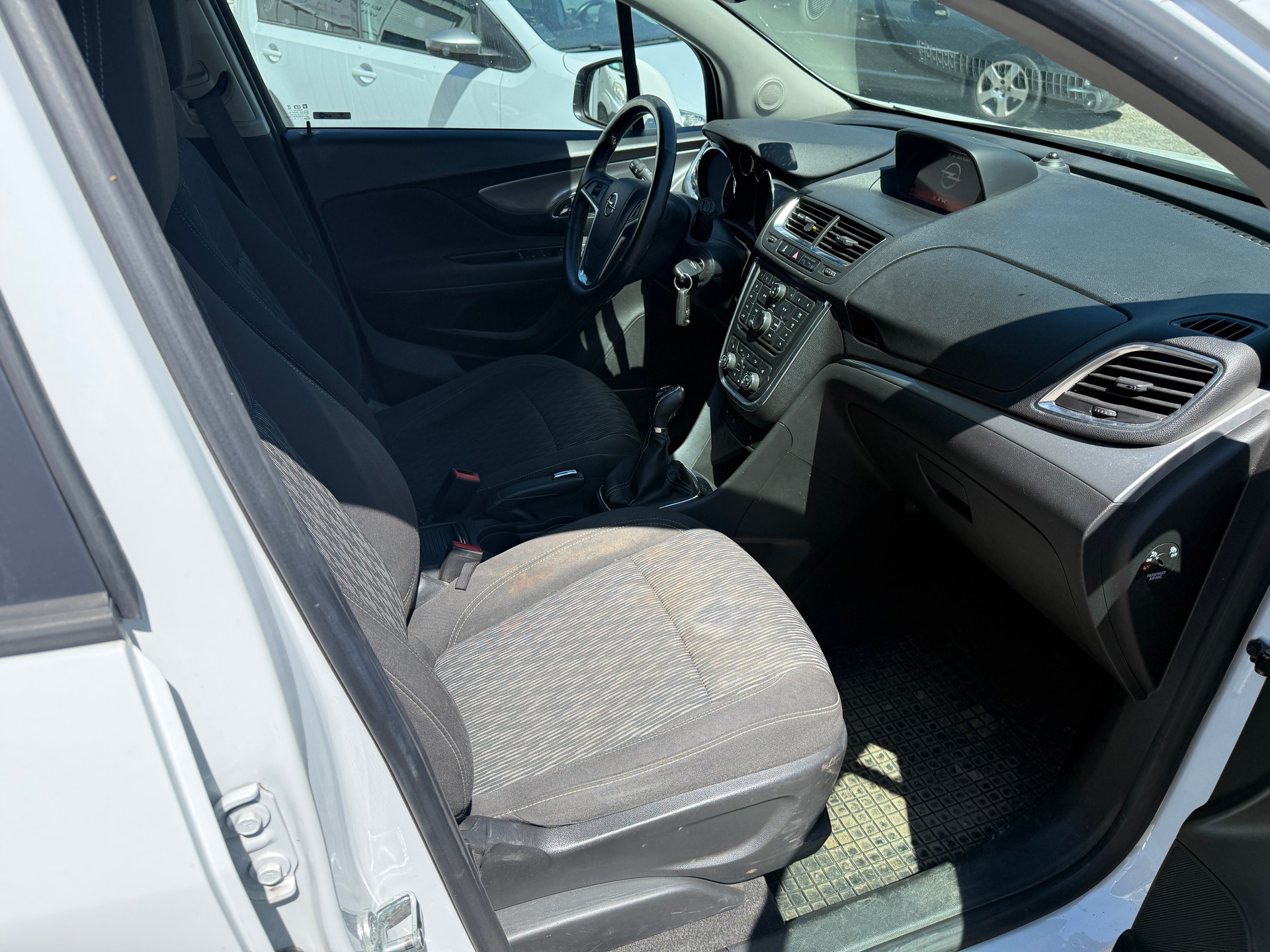 OPEL Mokka 1.6 CDTi Color Edition 4WD-image-11