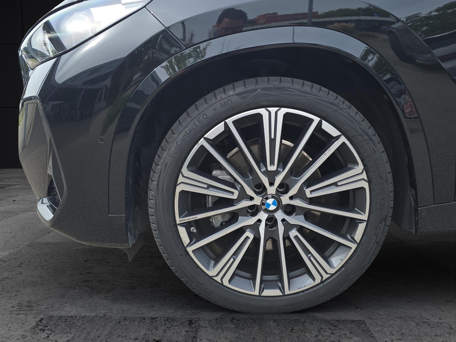 BMW X1 23i xDrive M Sport-showroom-element-3