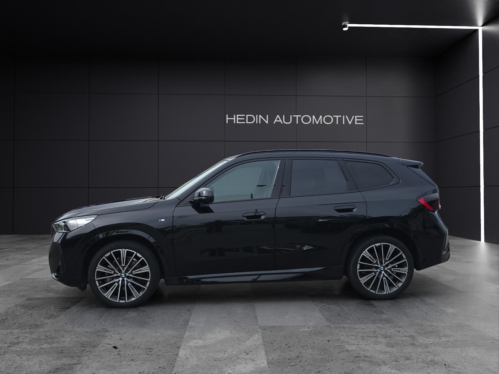 BMW X1 23i xDrive M Sport-showroom-element-2