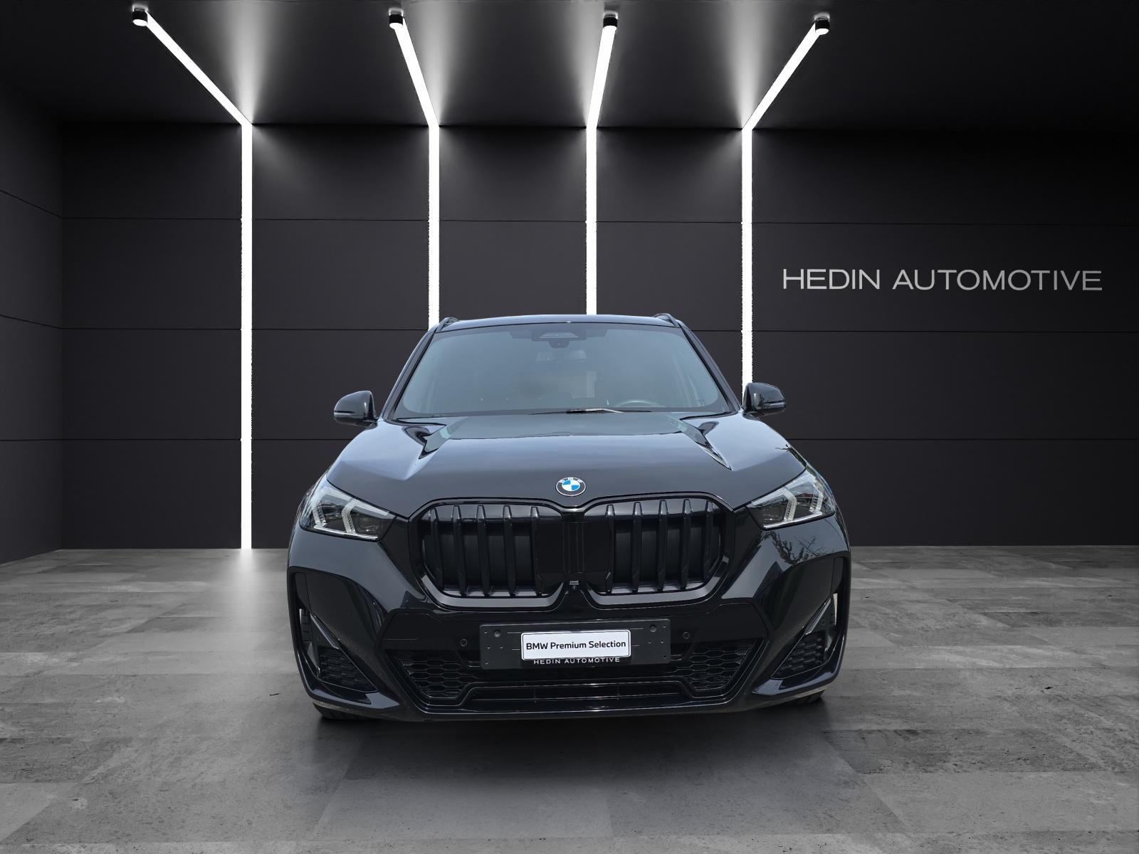 BMW X1 23i xDrive M Sport-showroom-element-1