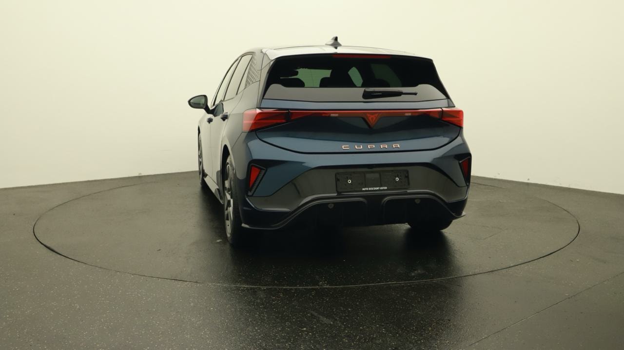 CUPRA Born 79 kWh-showroom-element-3