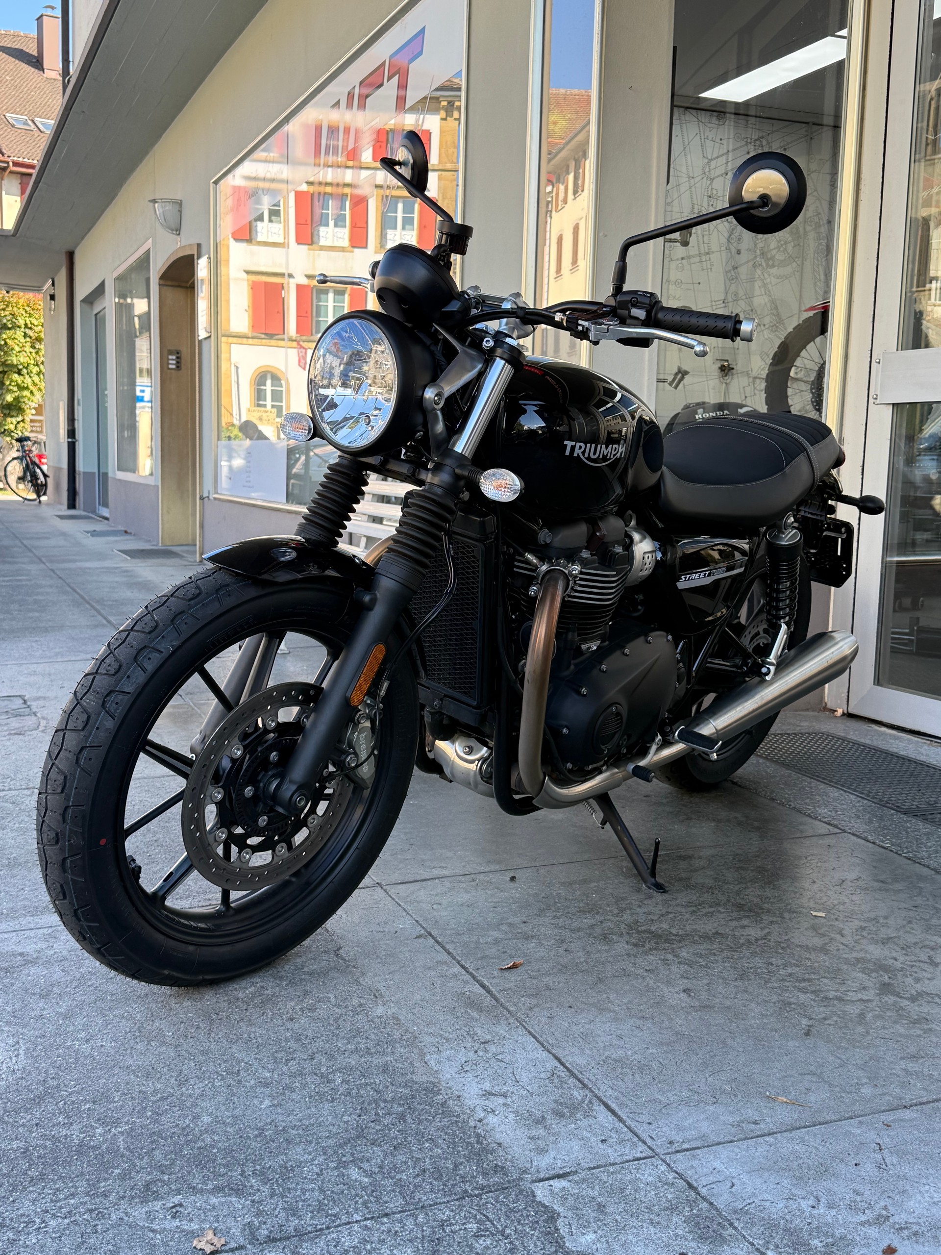 TRIUMPH Street Twin 900 i-image-4