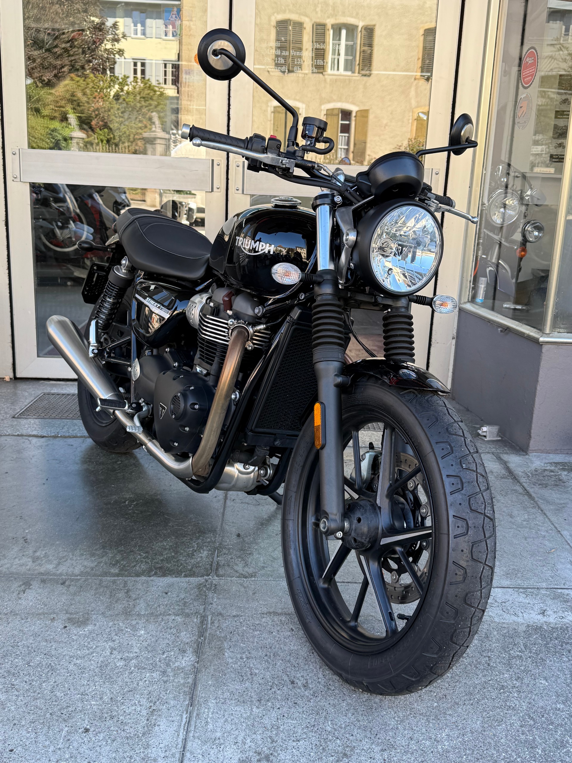 TRIUMPH Street Twin 900 i-image-2