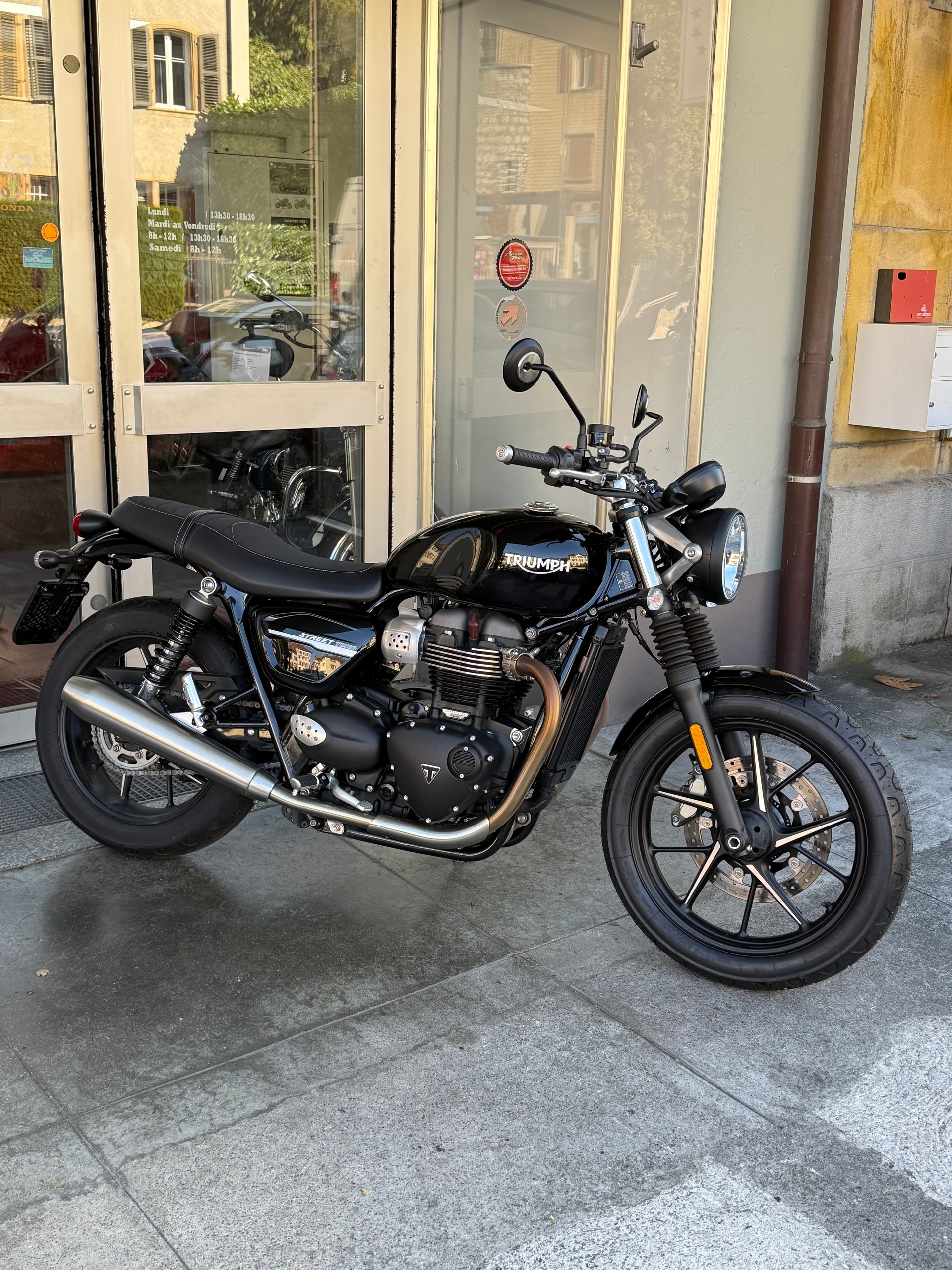 TRIUMPH Street Twin 900 i-image-3