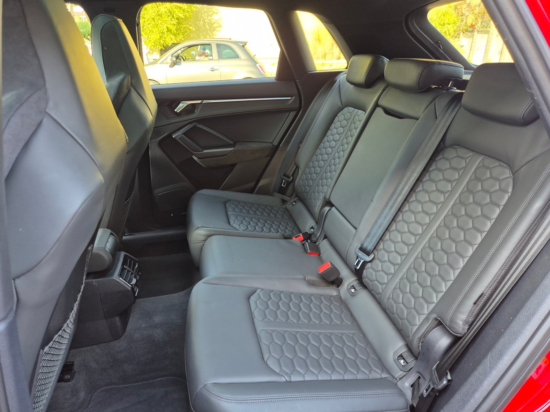 AUDI RS Q3 2.5 TFSI quattro S tronic-image-17