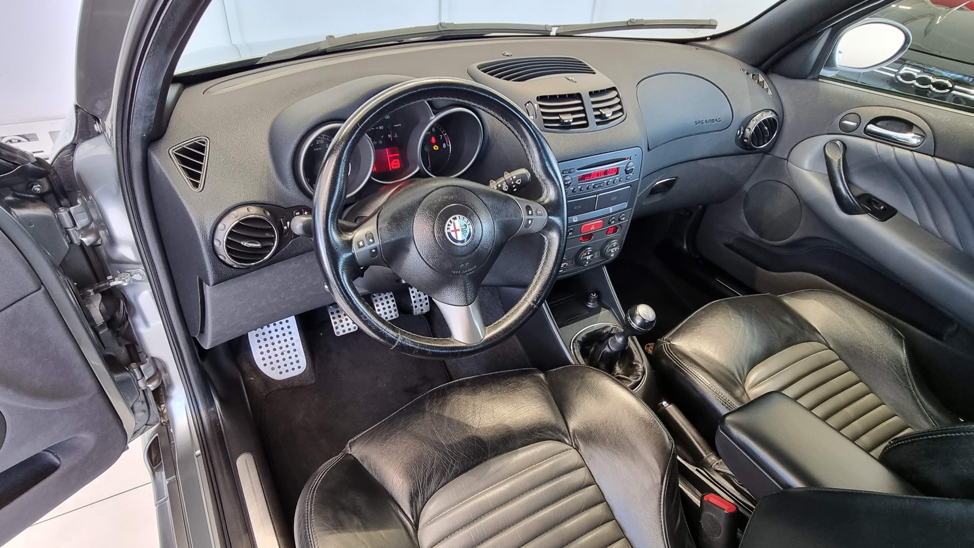 ALFA ROMEO 147 3.2 GTA-image-13