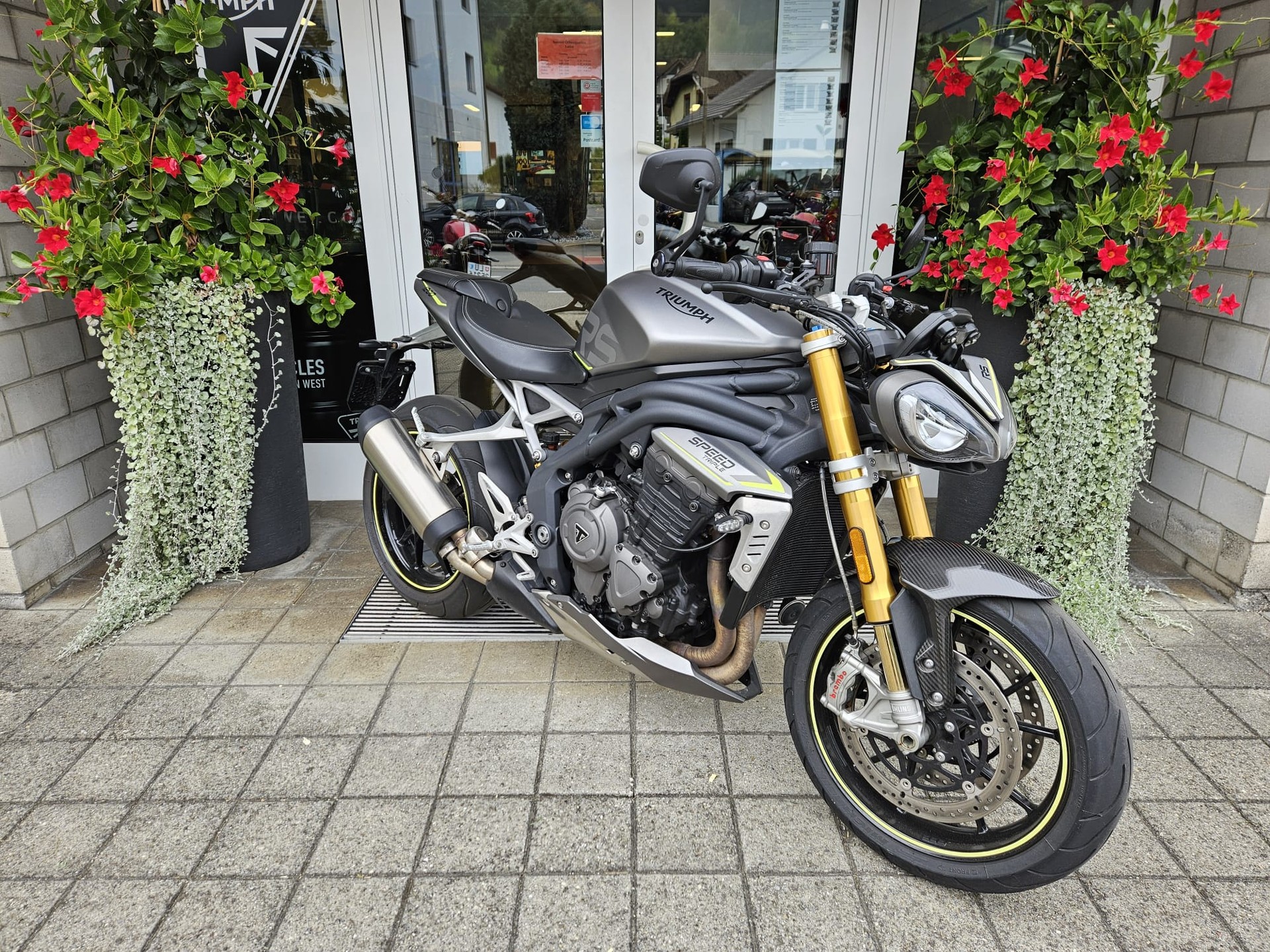 TRIUMPH Speed Triple 1200 RS-image-2