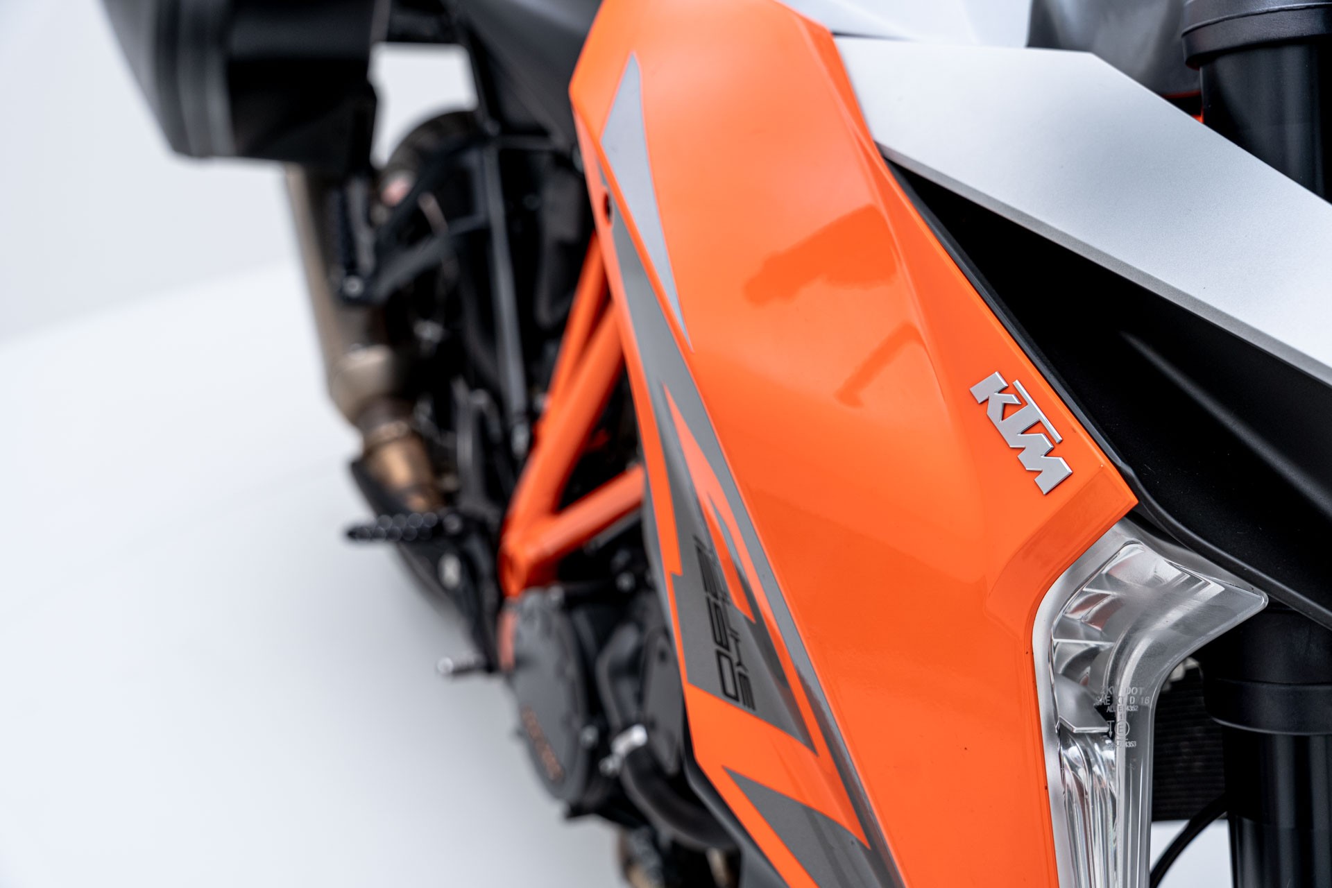 KTM 1290 Super Duke GT-image-6