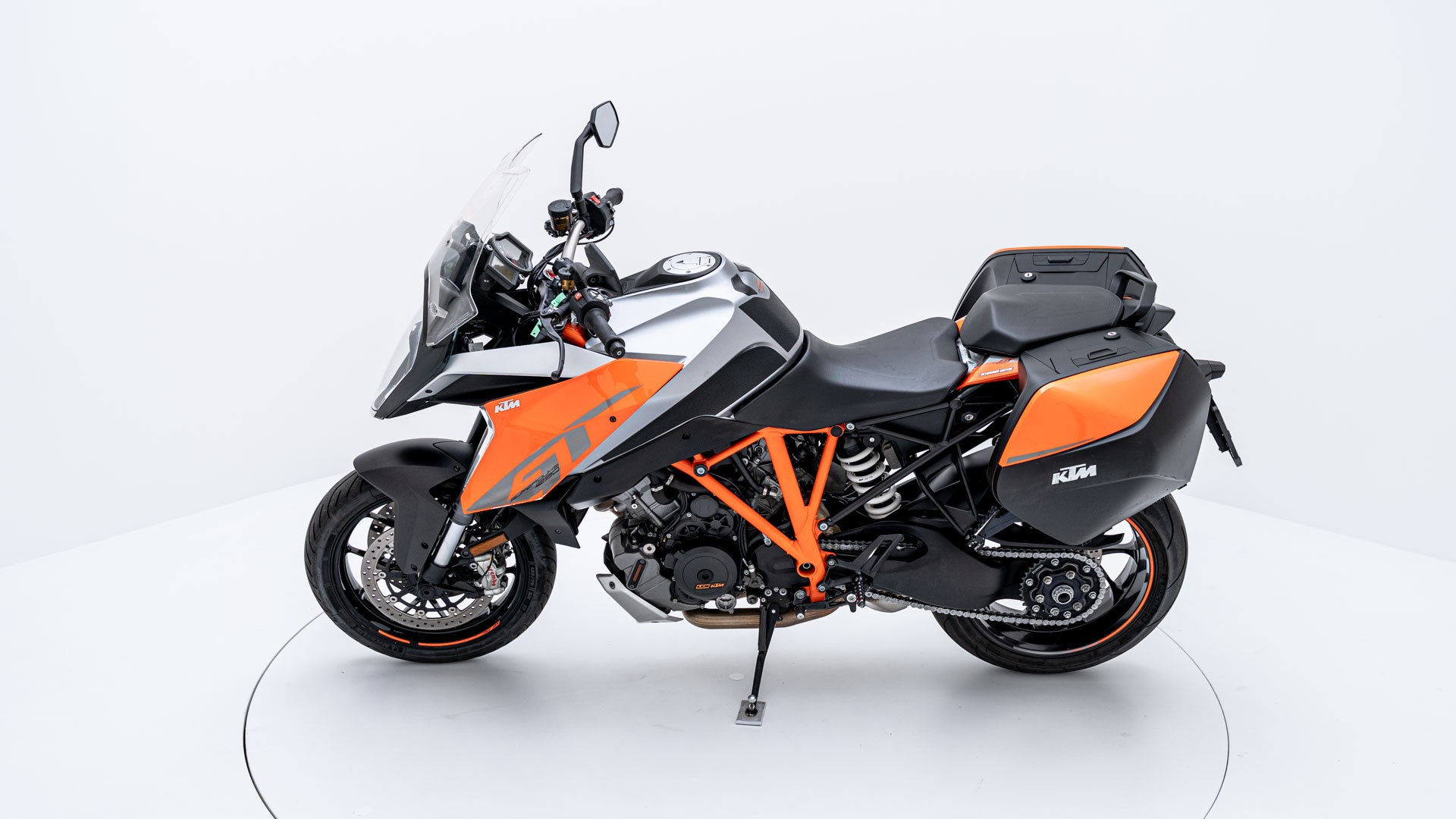 KTM 1290 Super Duke GT-image-5