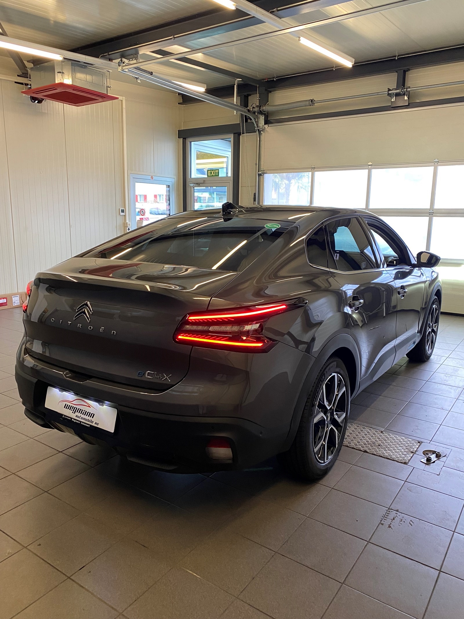 CITROEN C4 X 100 kW Shine-showroom-element-3