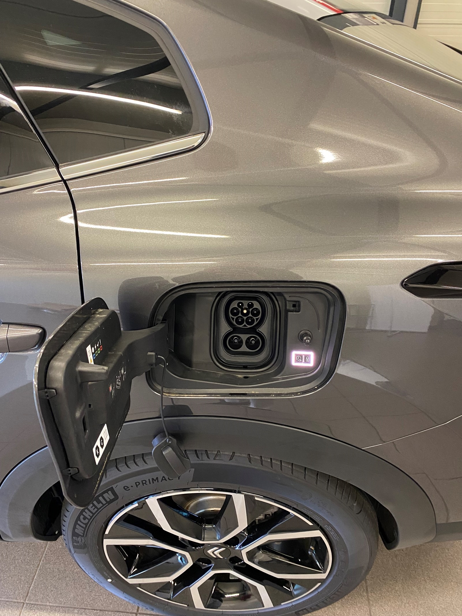 CITROEN C4 X 100 kW Shine-image-13
