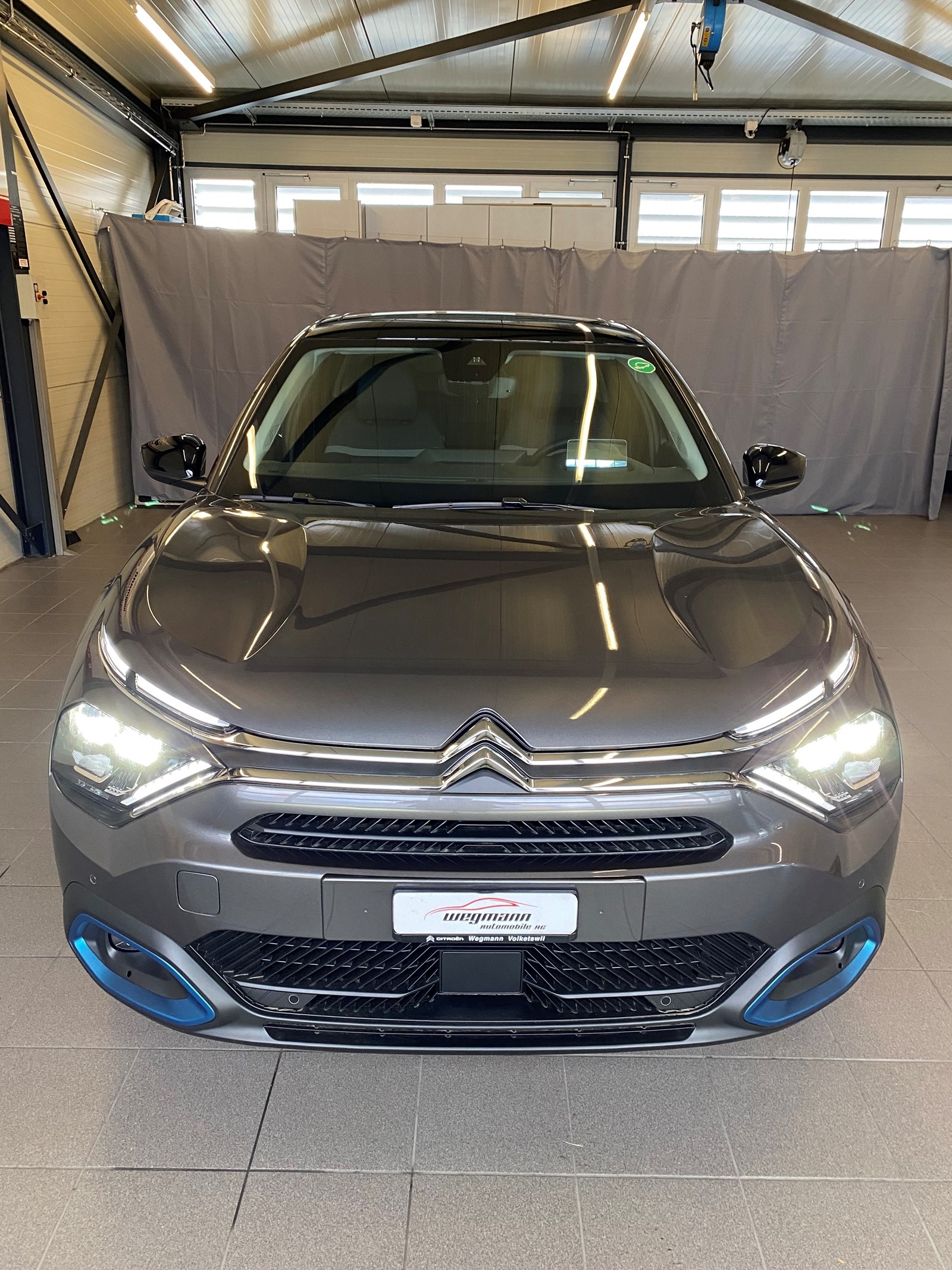 CITROEN C4 X 100 kW Shine-showroom-element-1