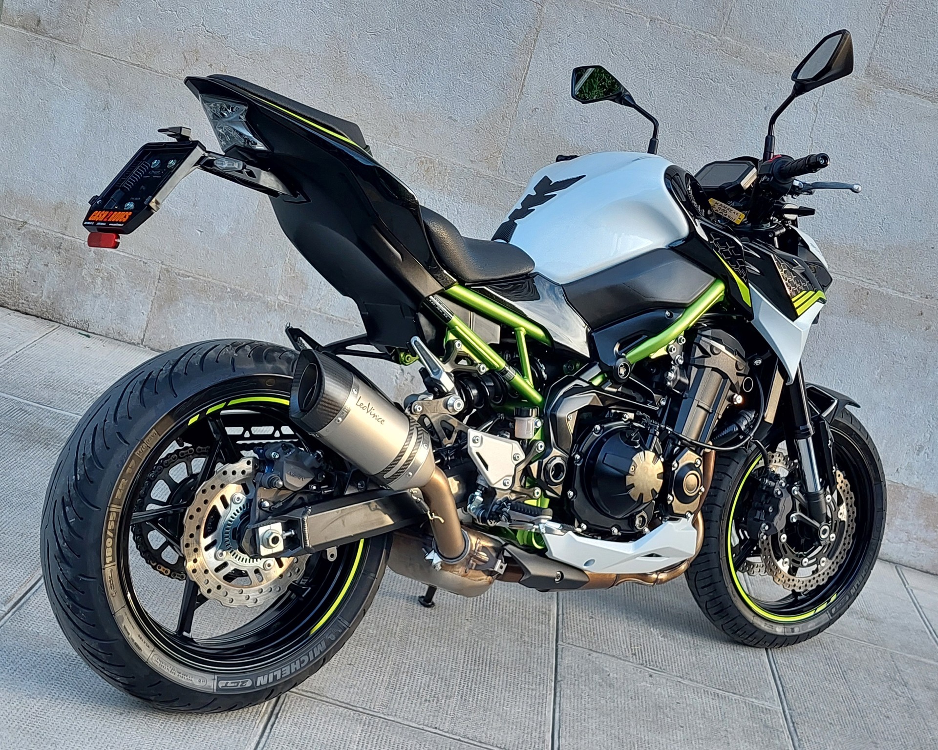 KAWASAKI Z 900-image-4