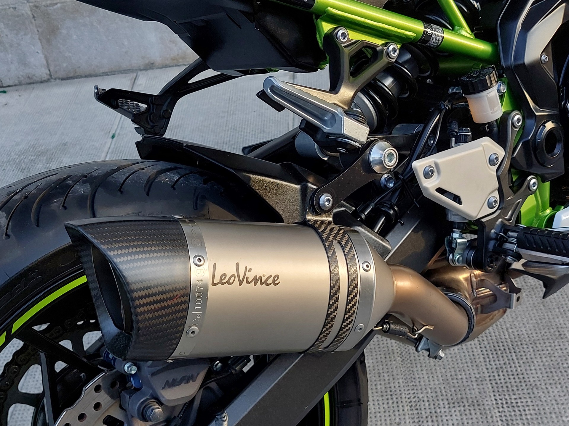 KAWASAKI Z 900-image-6