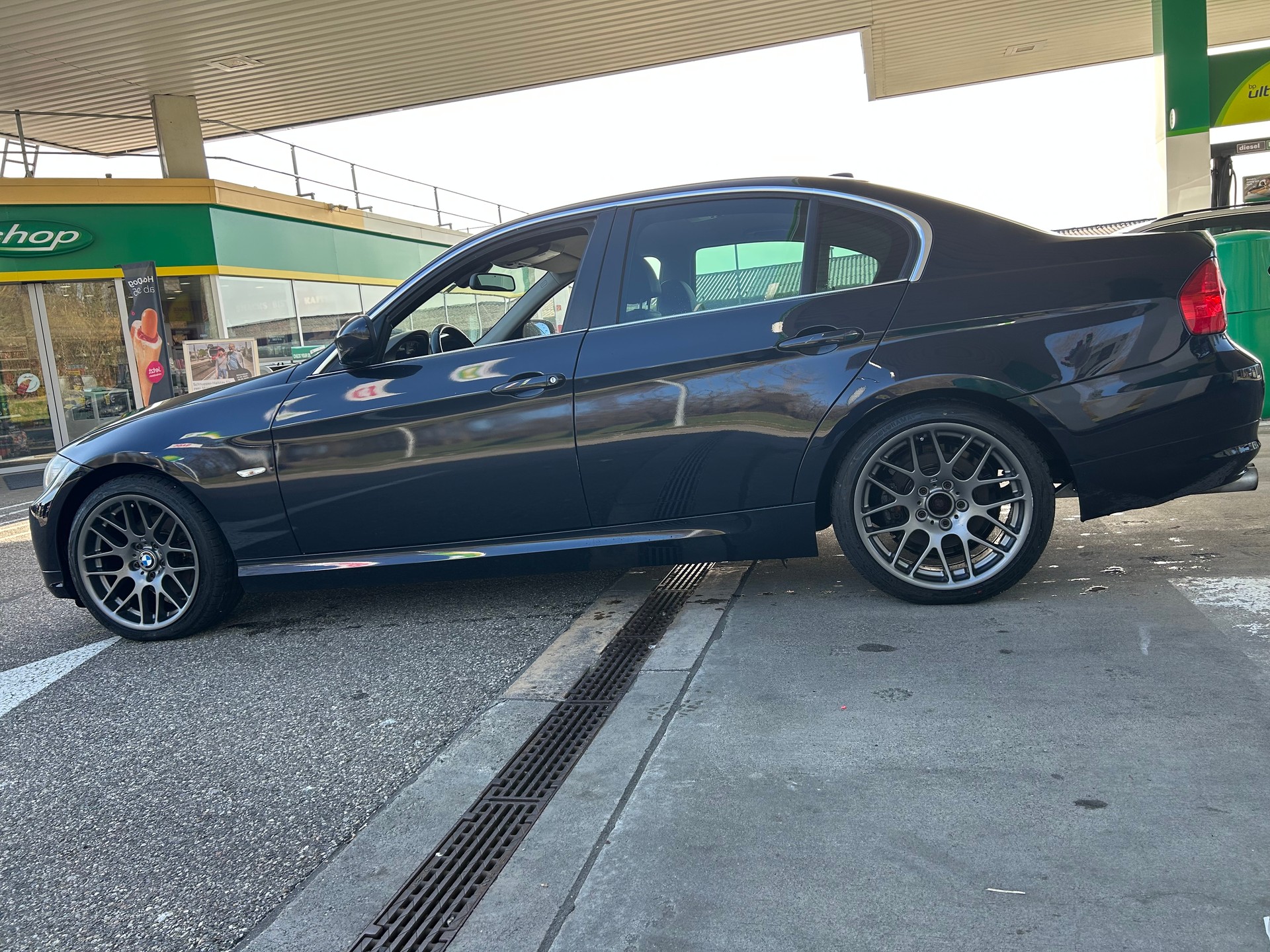 BMW 325i x-Drive-image-7