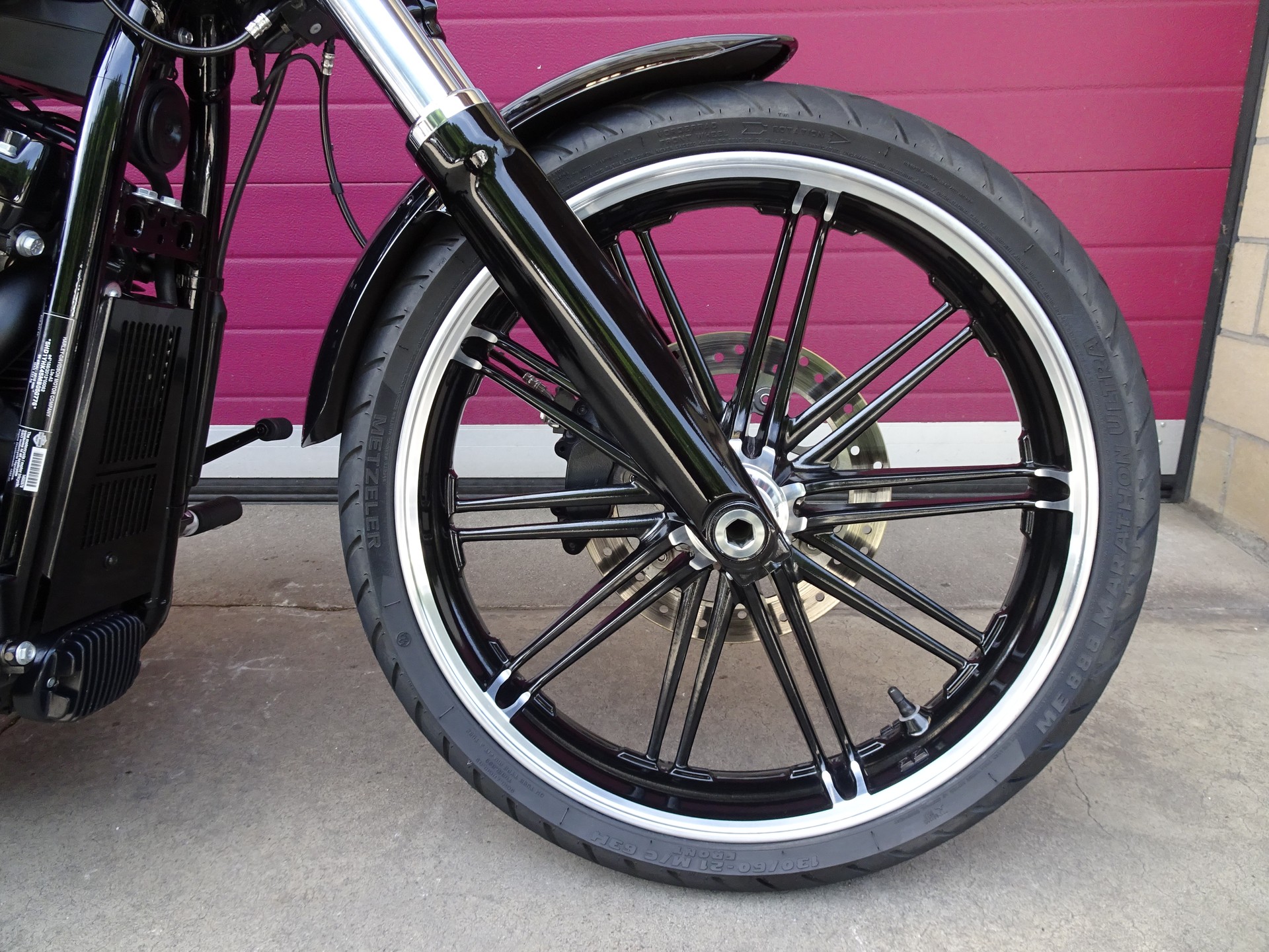 HARLEY-DAVIDSON FXBRS Breakout 114-image-1