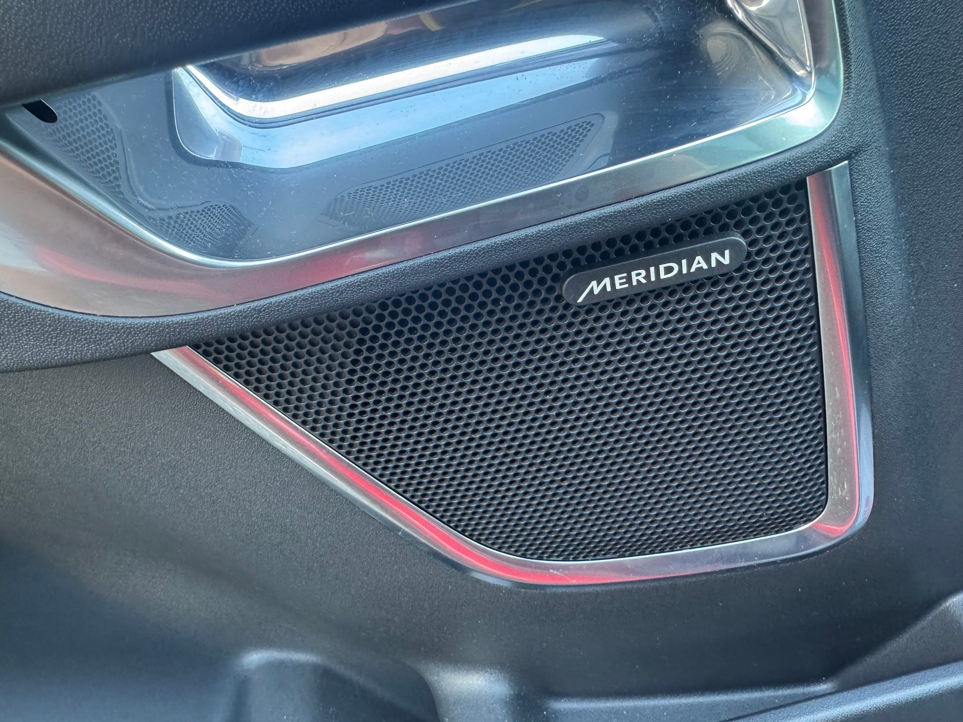 JAGUAR E-Pace 2.0d D180 R-Dynamic HSE AWD Automatik-image-15
