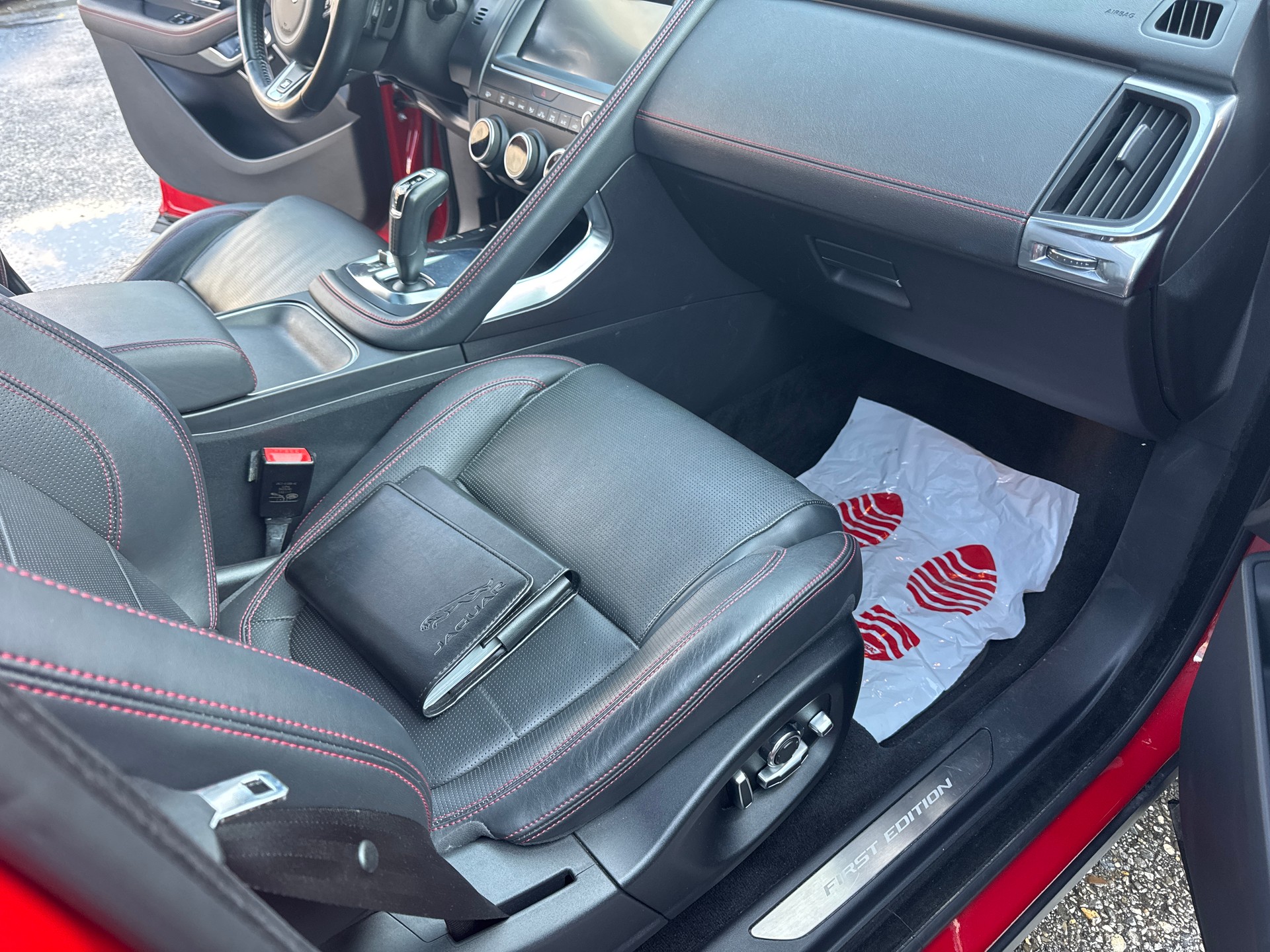 JAGUAR E-Pace 2.0d D180 R-Dynamic HSE AWD Automatik-image-10