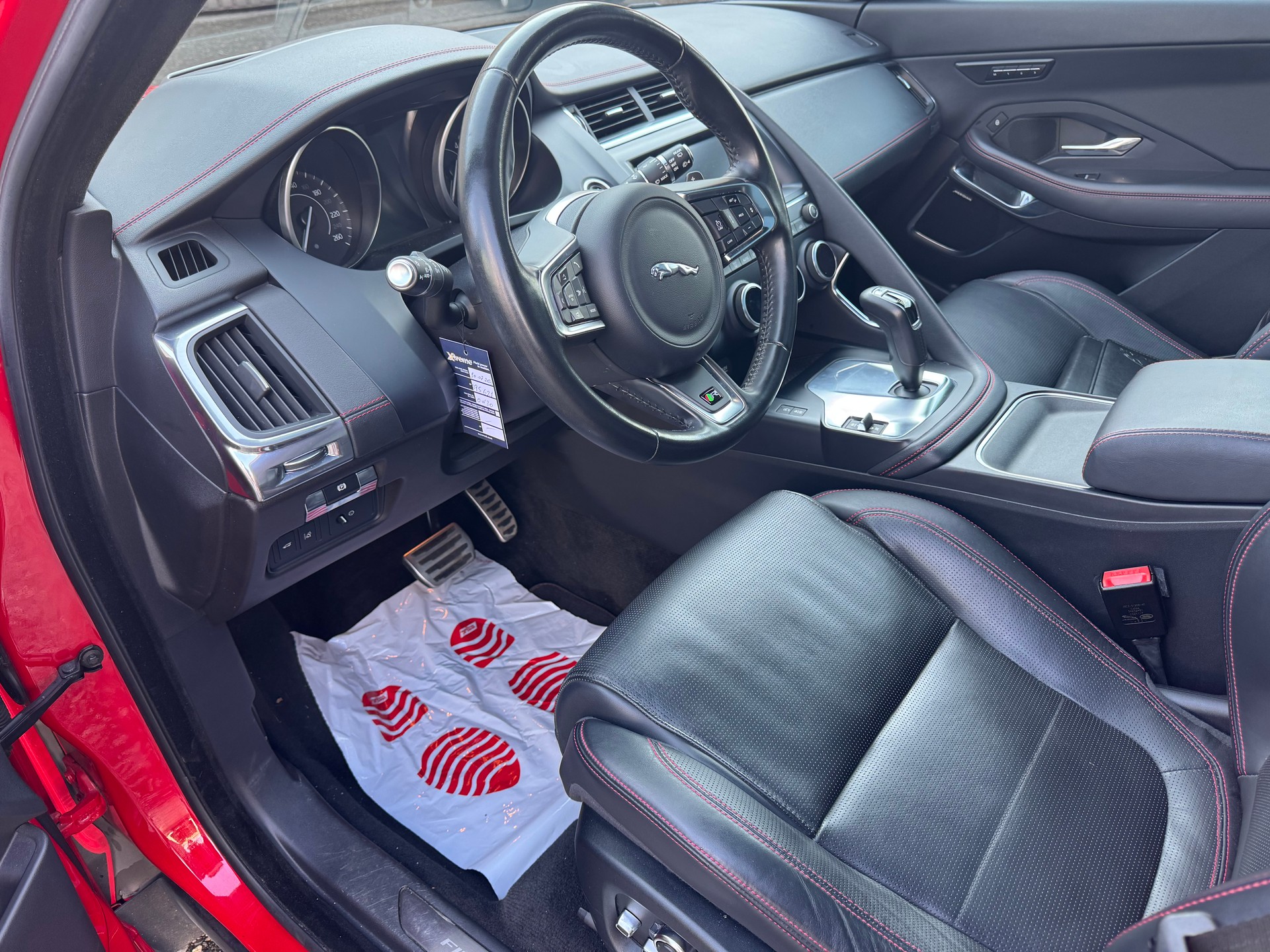 JAGUAR E-Pace 2.0d D180 R-Dynamic HSE AWD Automatik-image-9