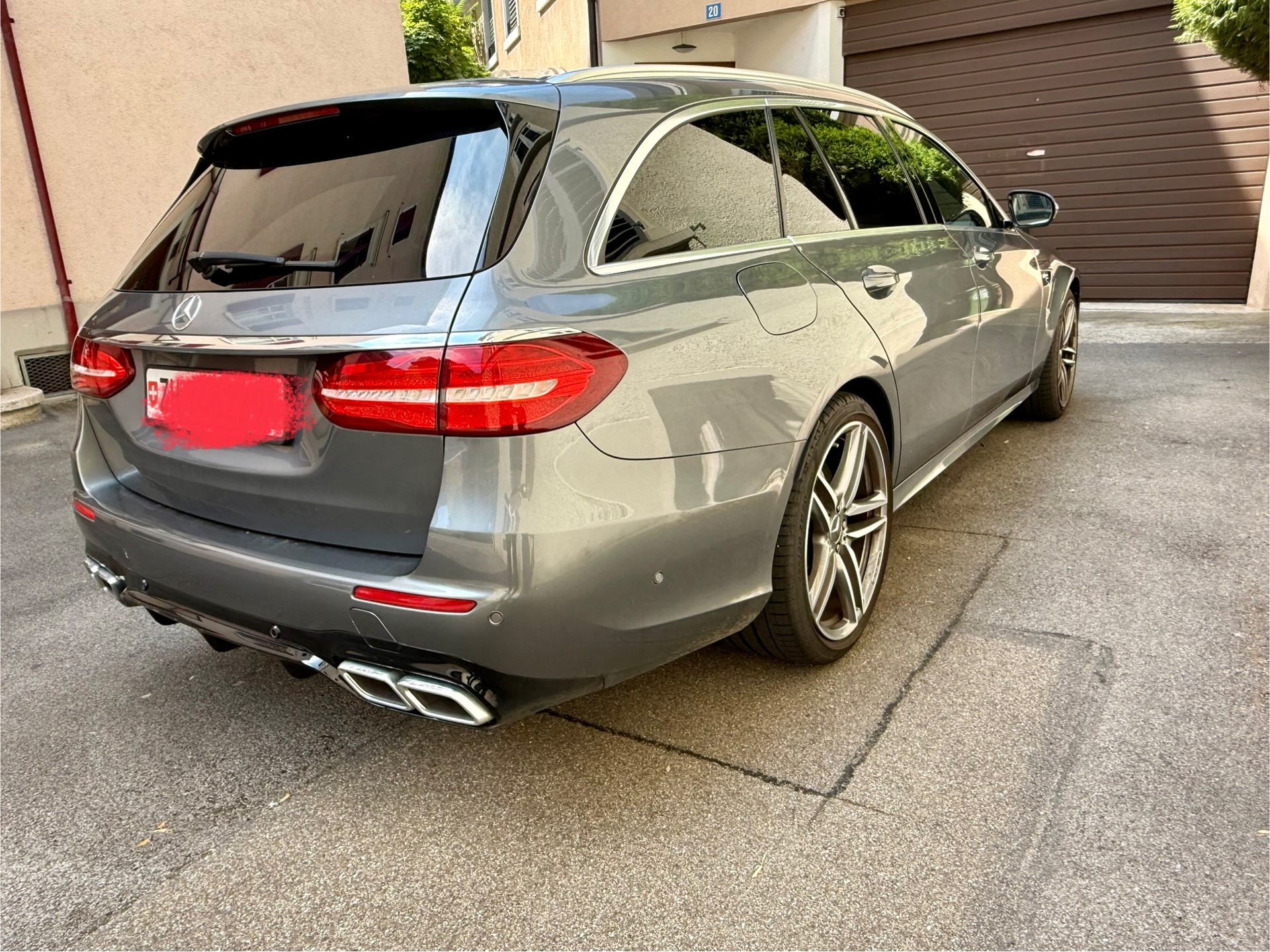 MERCEDES-BENZ E 63 AMG 4 Matic 9G-Tronic-image-3