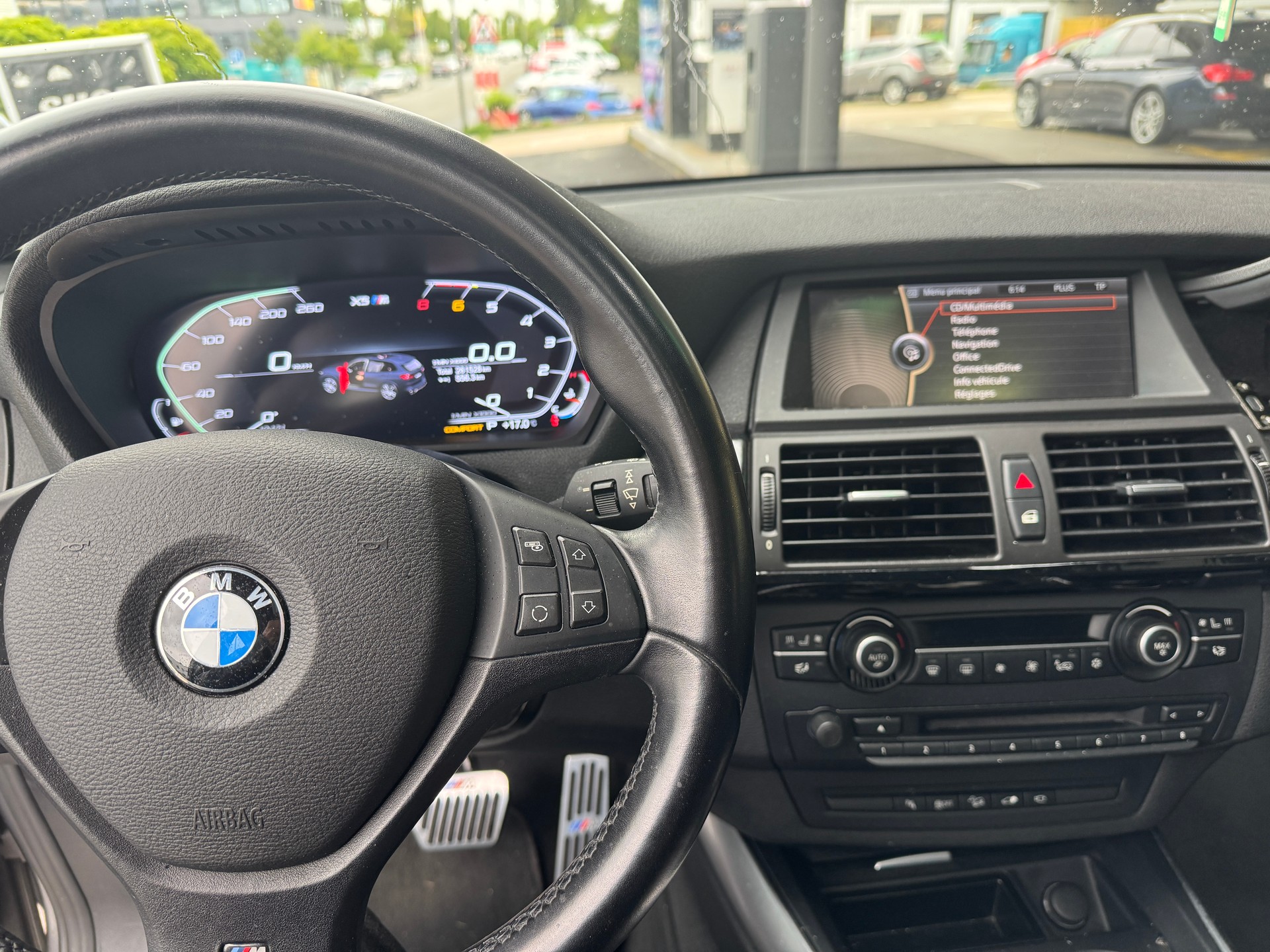 BMW X5 xDrive 50i Steptronic-image-12