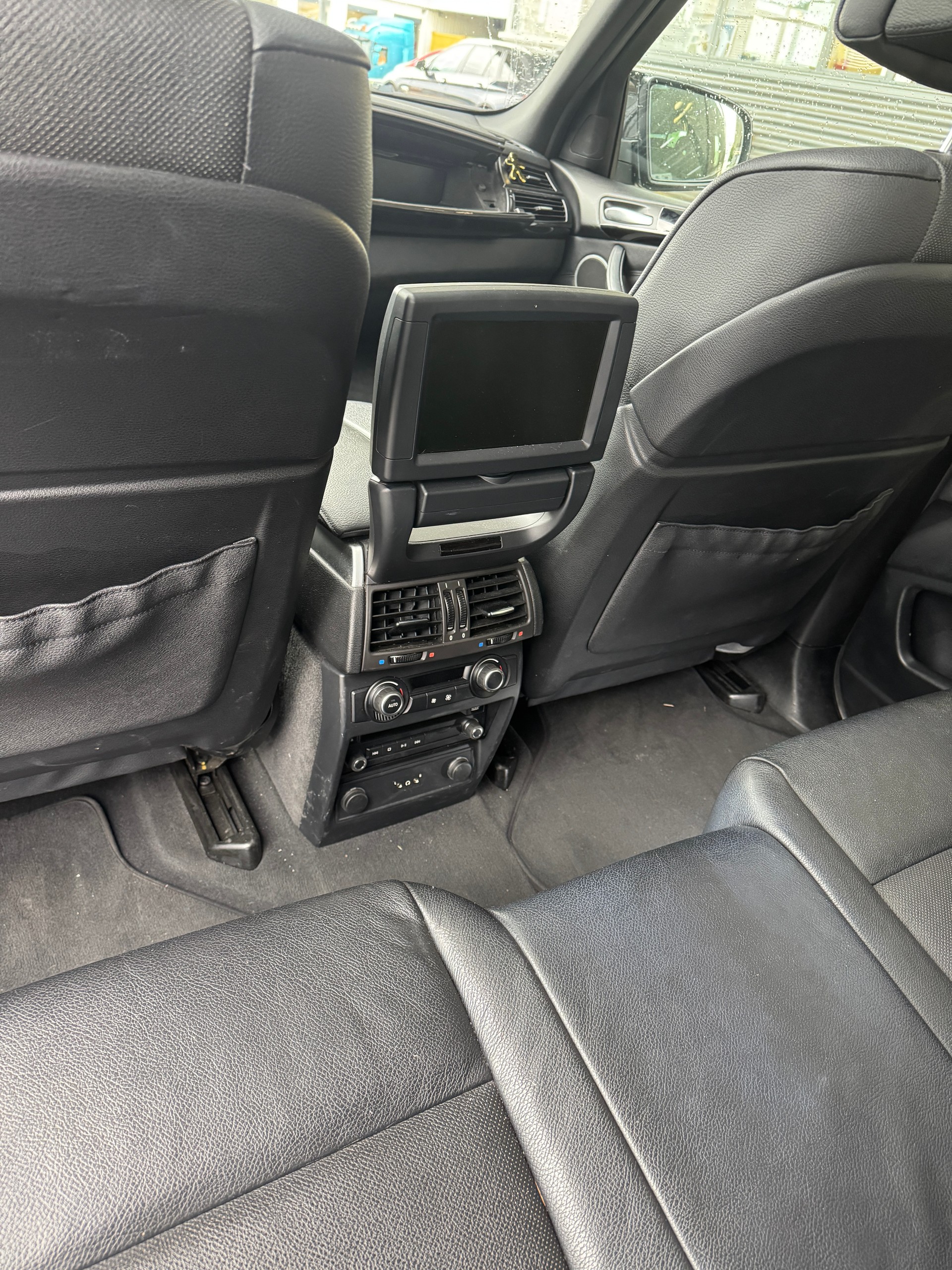 BMW X5 xDrive 50i Steptronic-image-8