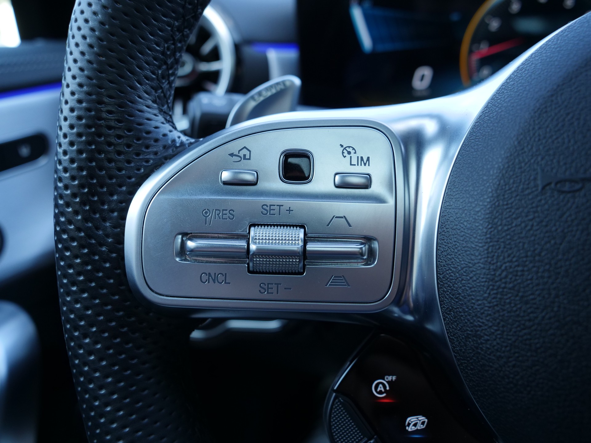MERCEDES-BENZ CLA 45 S AMG 4Matic+ 8G-DCT-image-12