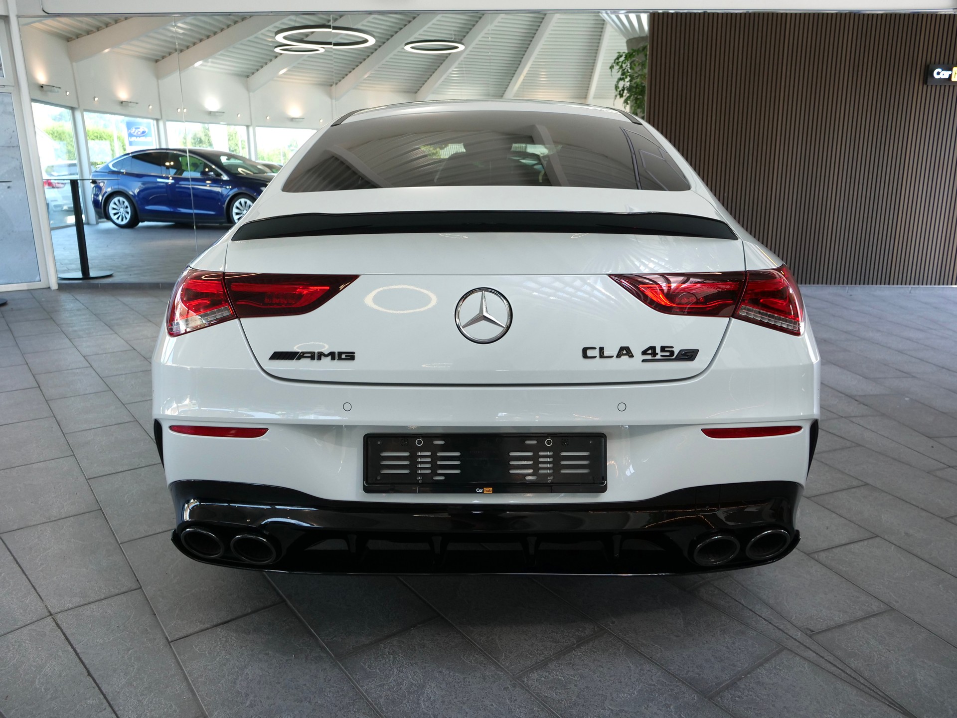 MERCEDES-BENZ CLA 45 S AMG 4Matic+ 8G-DCT-image-4