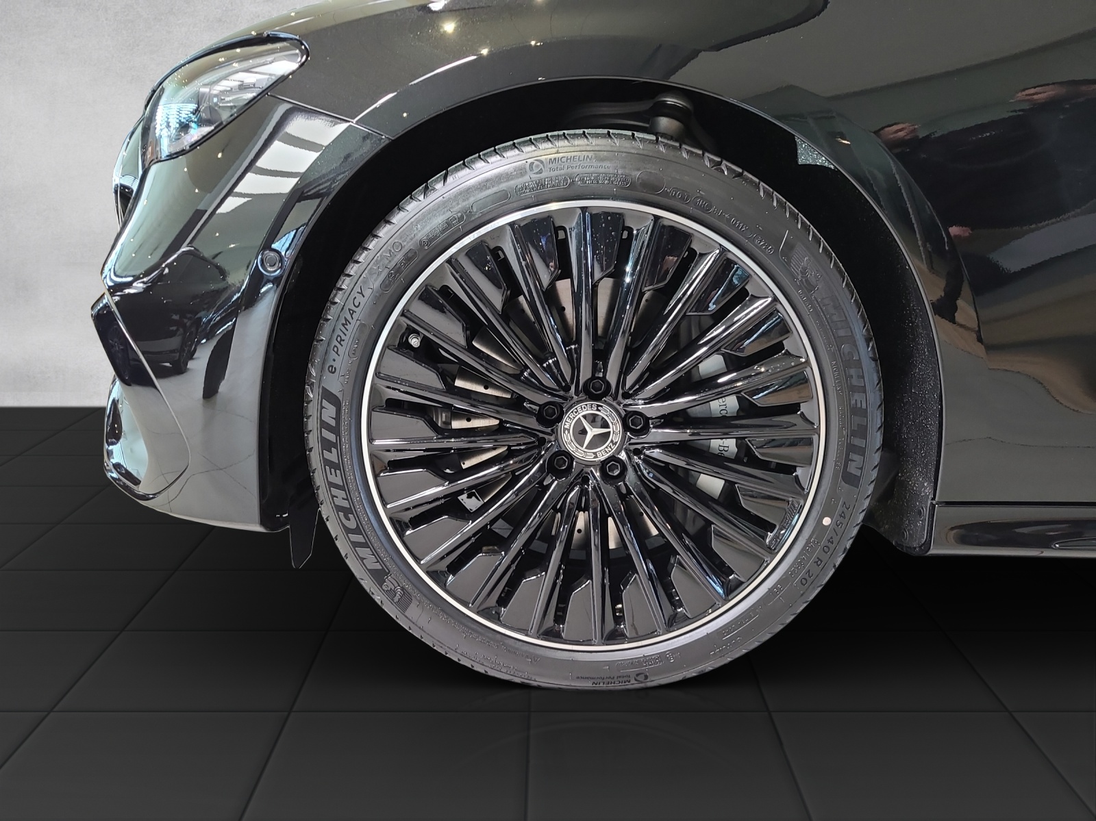MERCEDES-BENZ E 220 d 4Matic 9G-Tronic-image-9
