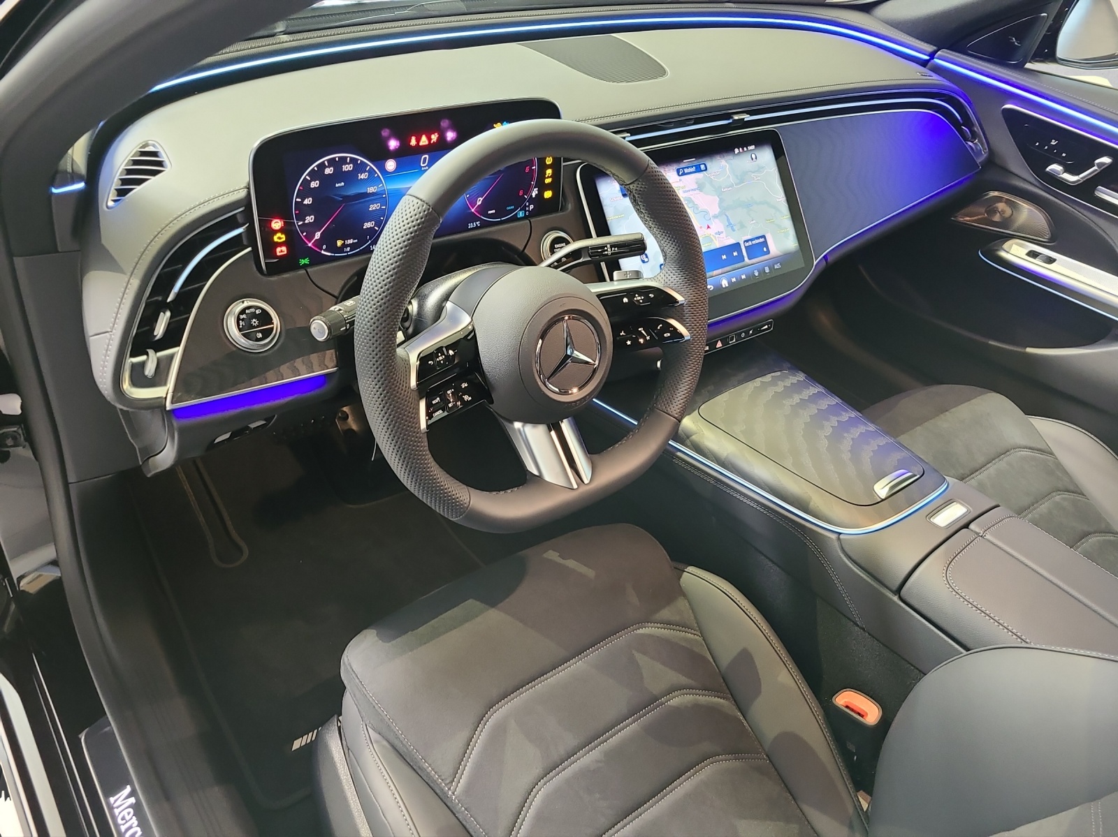MERCEDES-BENZ E 220 d 4Matic 9G-Tronic-image-6
