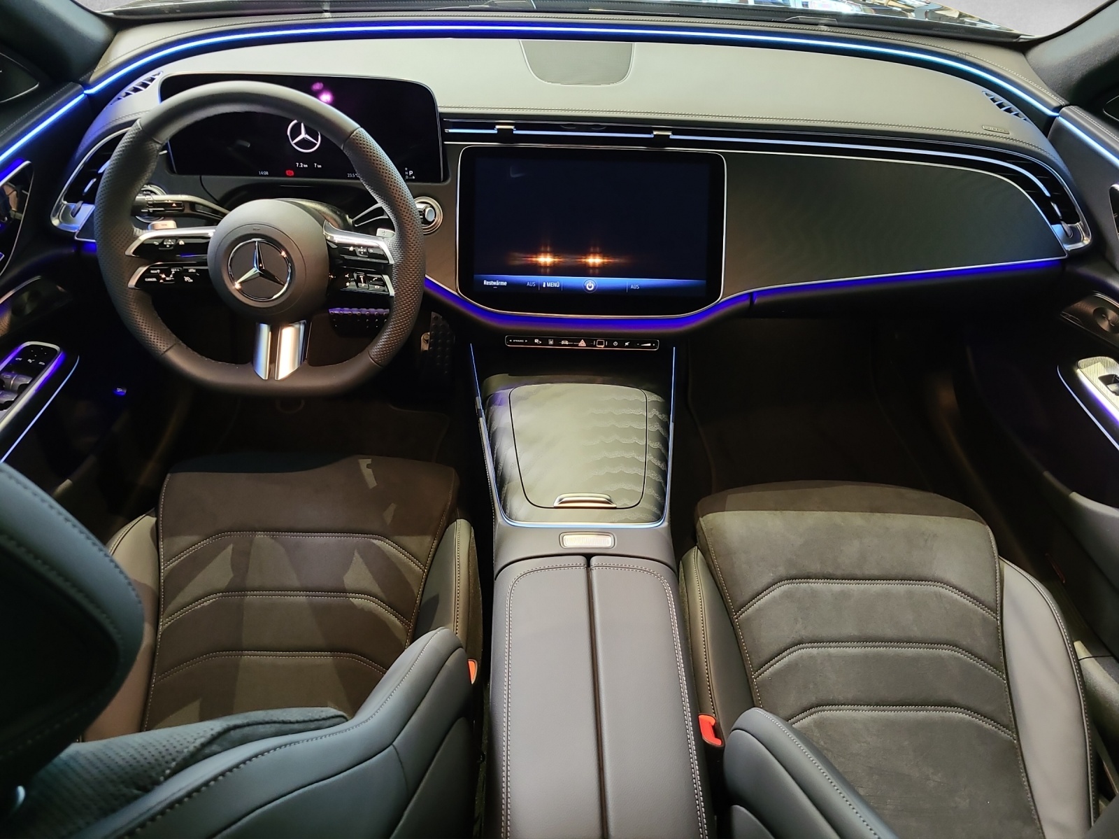 MERCEDES-BENZ E 220 d 4Matic 9G-Tronic-image-11