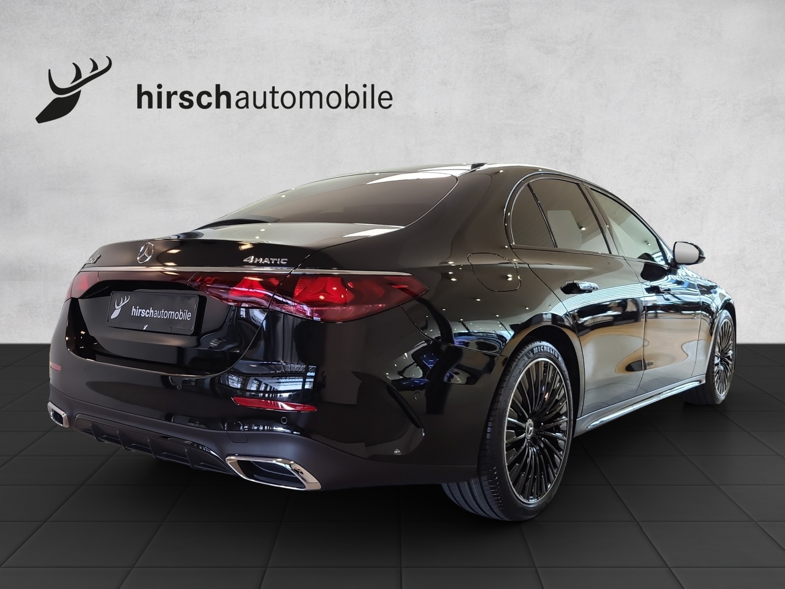 MERCEDES-BENZ E 220 d 4Matic 9G-Tronic-showroom-element-3
