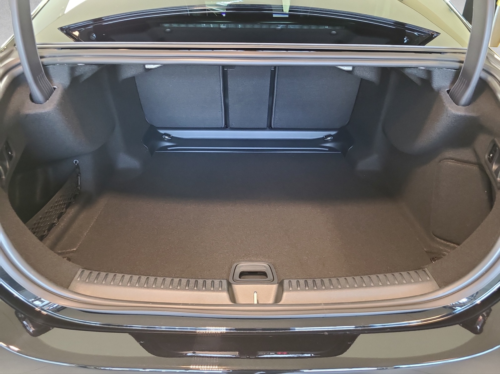 MERCEDES-BENZ E 220 d 4Matic 9G-Tronic-image-13