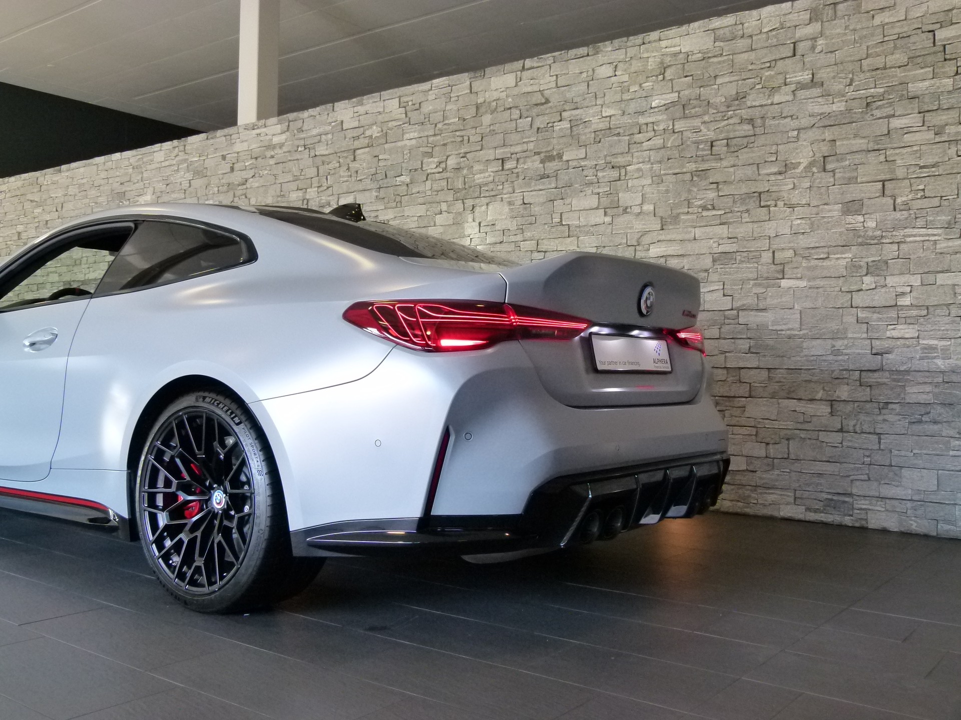 BMW M4 CSL Coupé-image-6