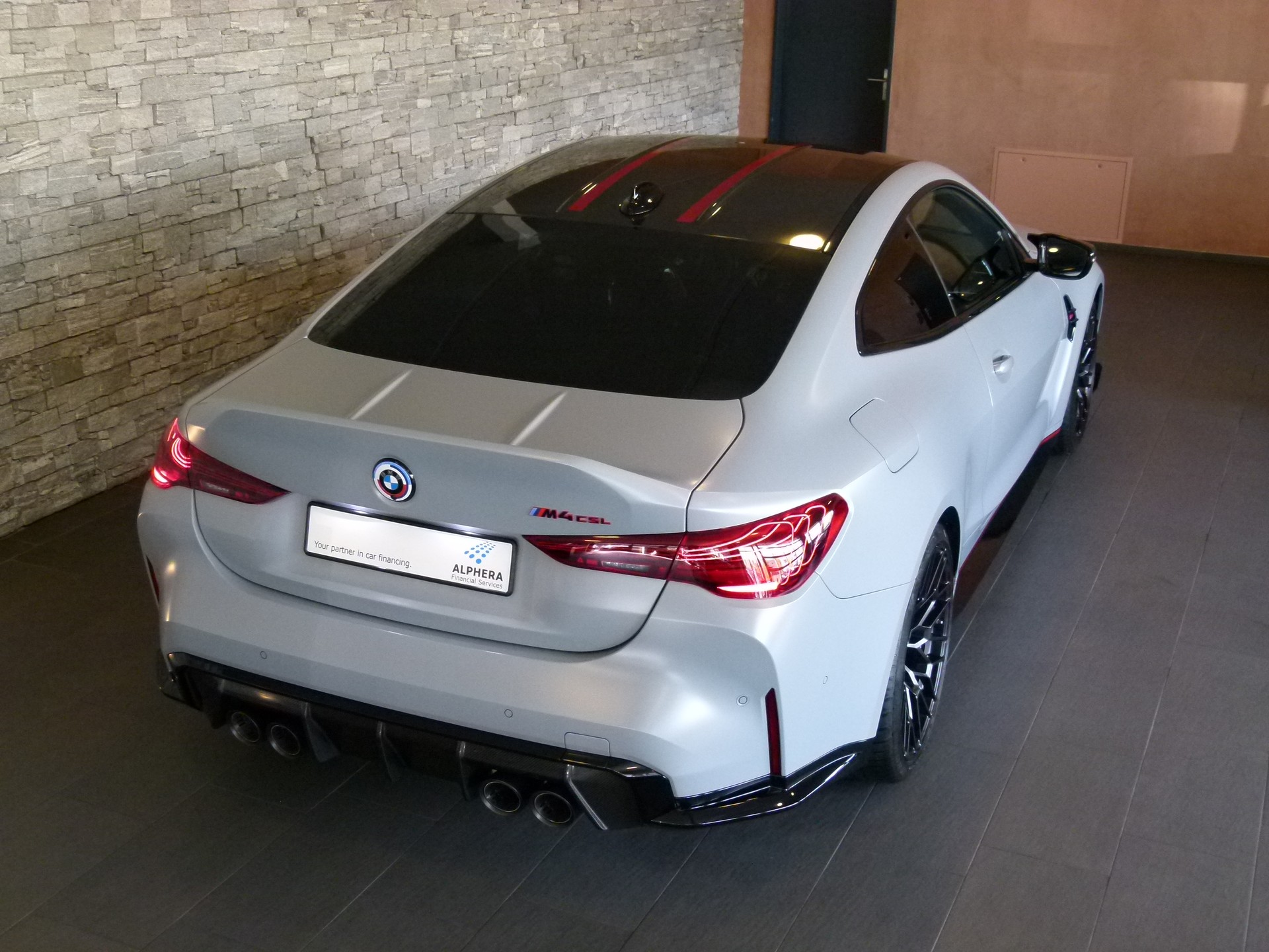 BMW M4 CSL Coupé-image-5