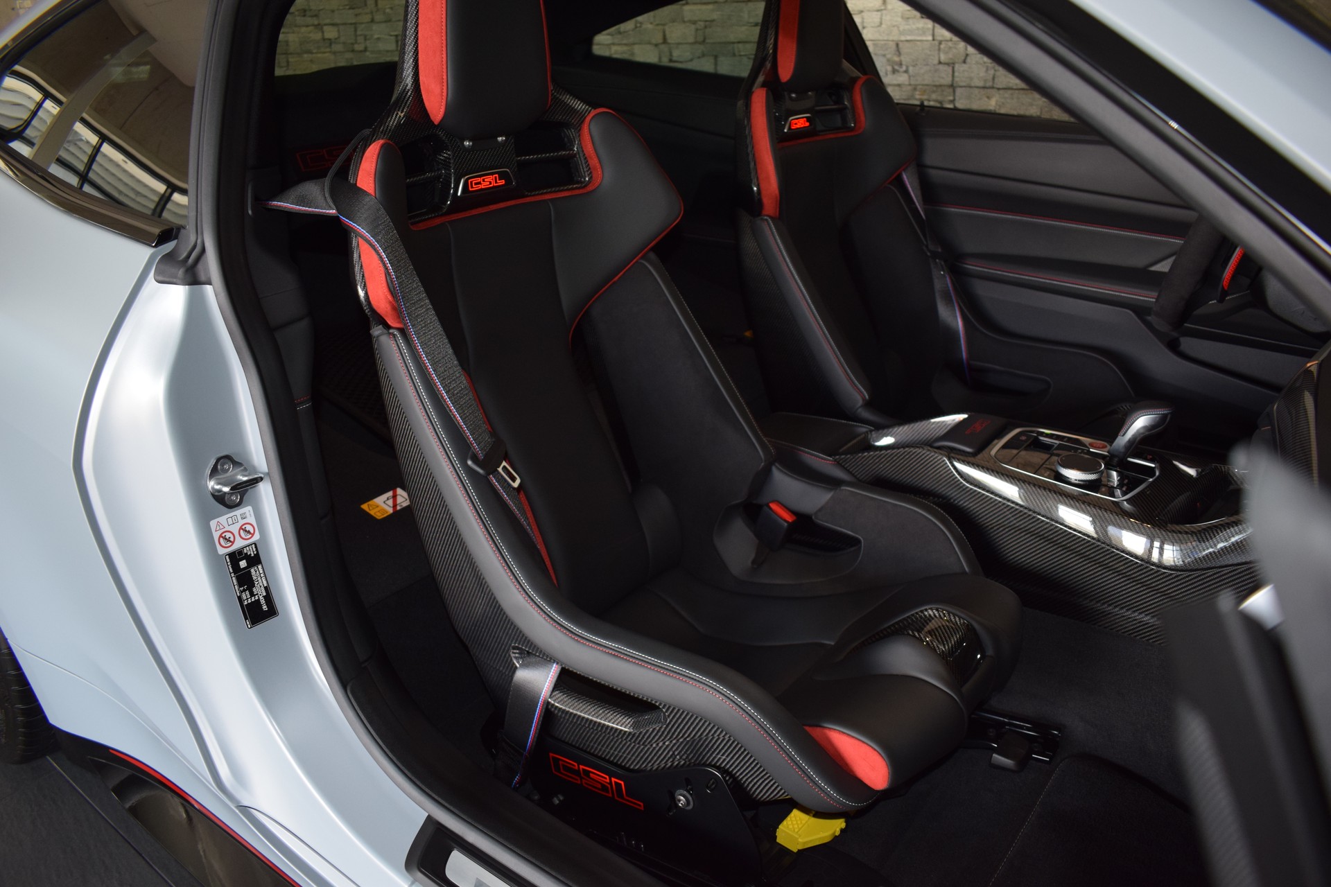 BMW M4 CSL Coupé-image-8
