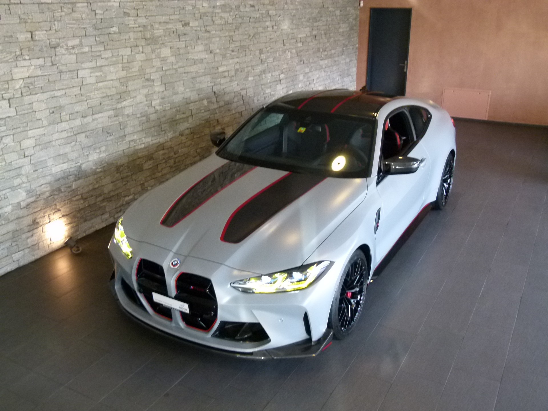 BMW M4 CSL Coupé-showroom-element-2