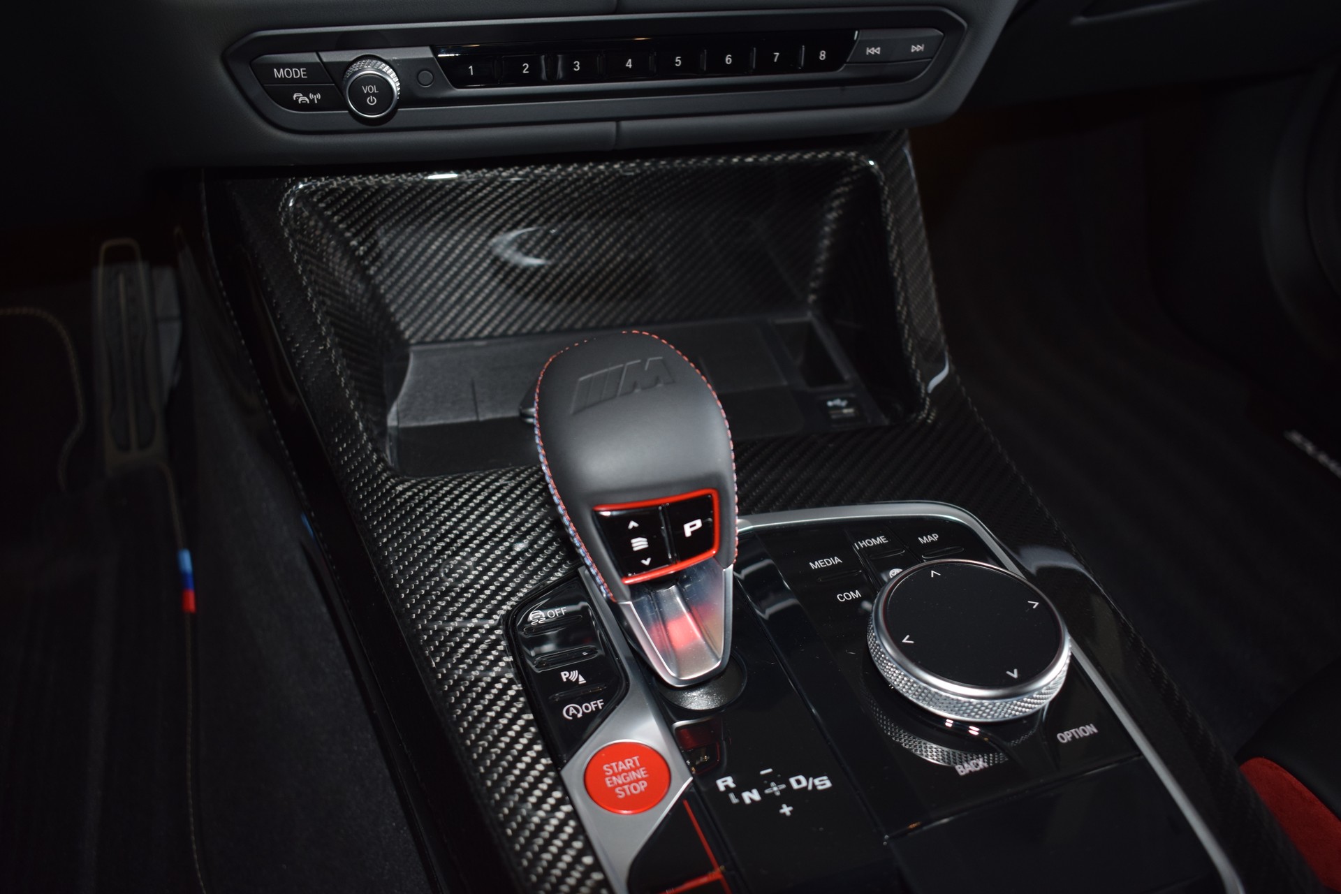 BMW M4 CSL Coupé-image-15