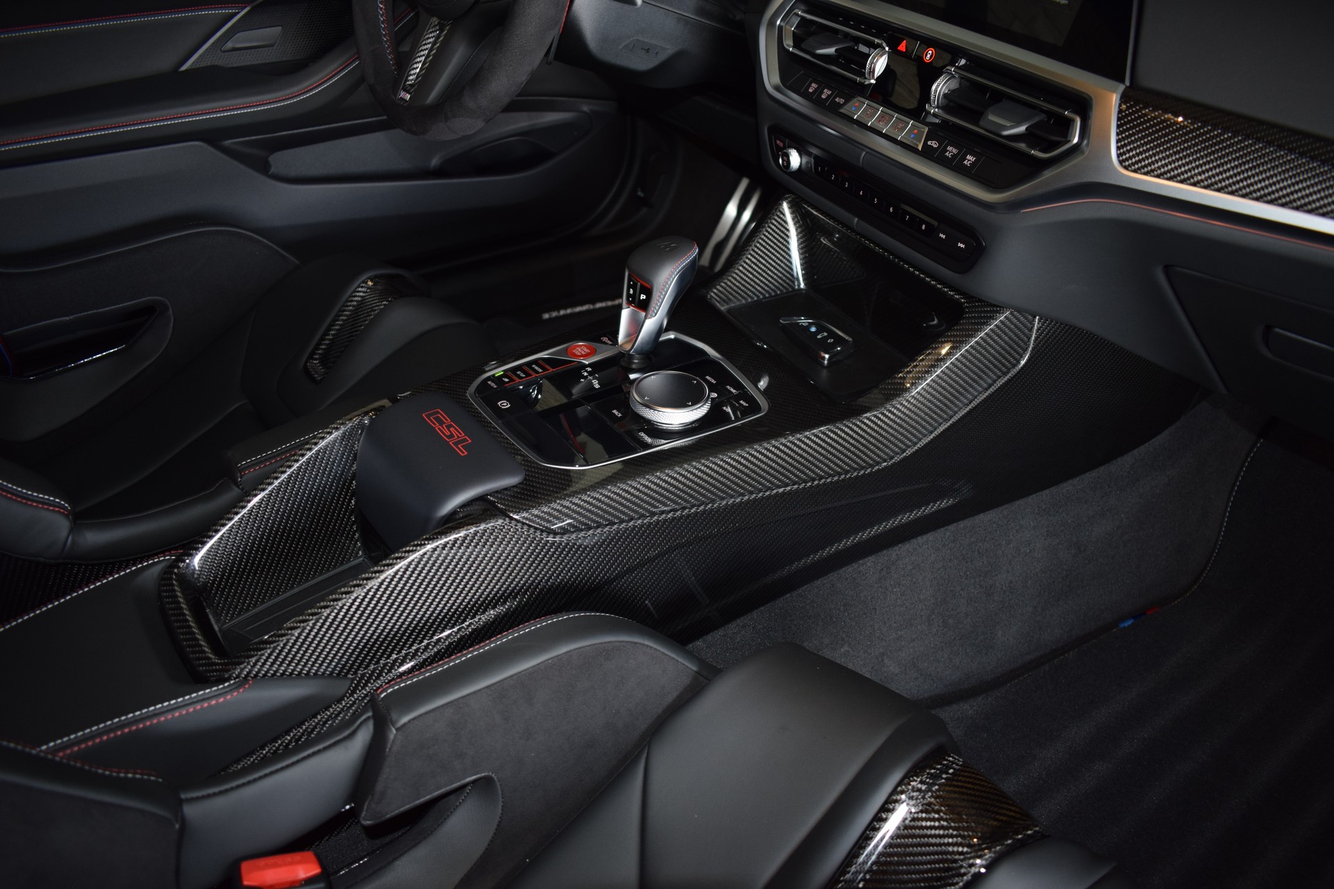 BMW M4 CSL Coupé-image-14