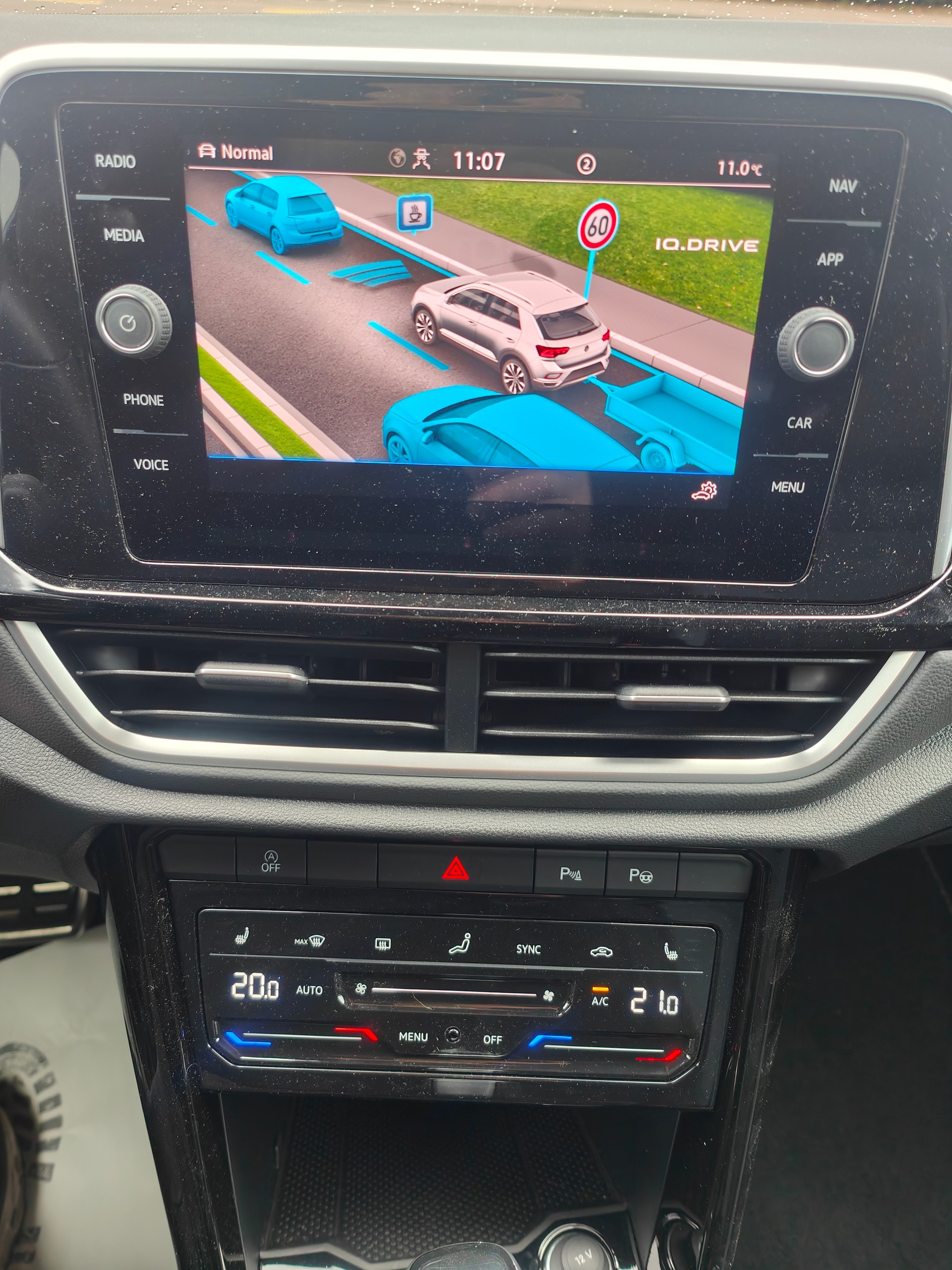 VW T-Roc 2.0 TSI R-Line DSG 4Motion-image-16