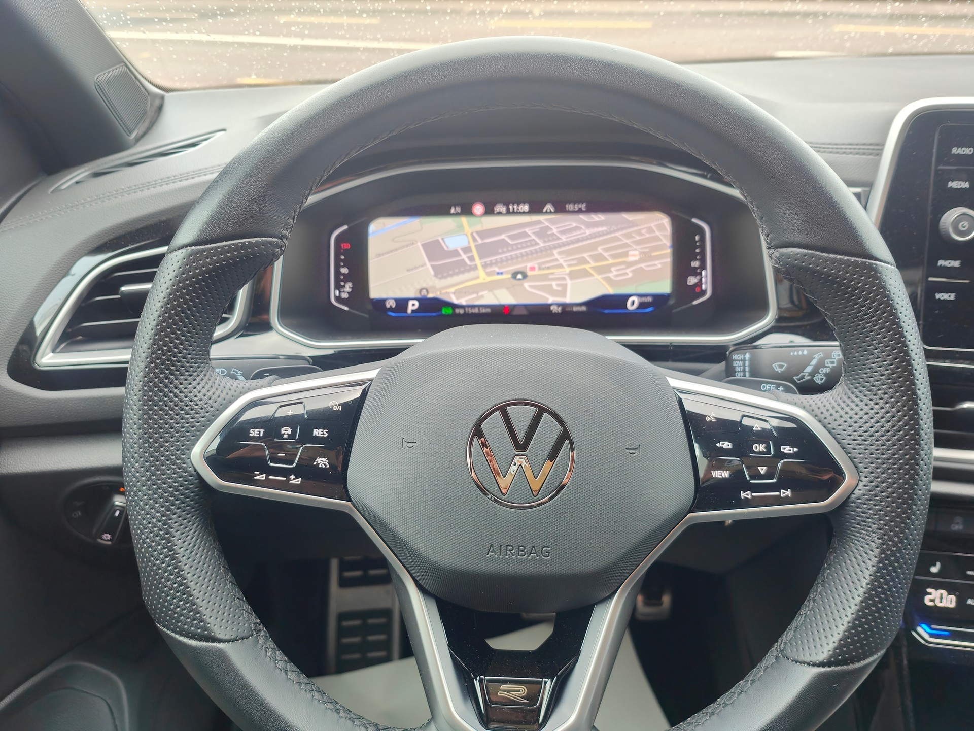VW T-Roc 2.0 TSI R-Line DSG 4Motion-image-17
